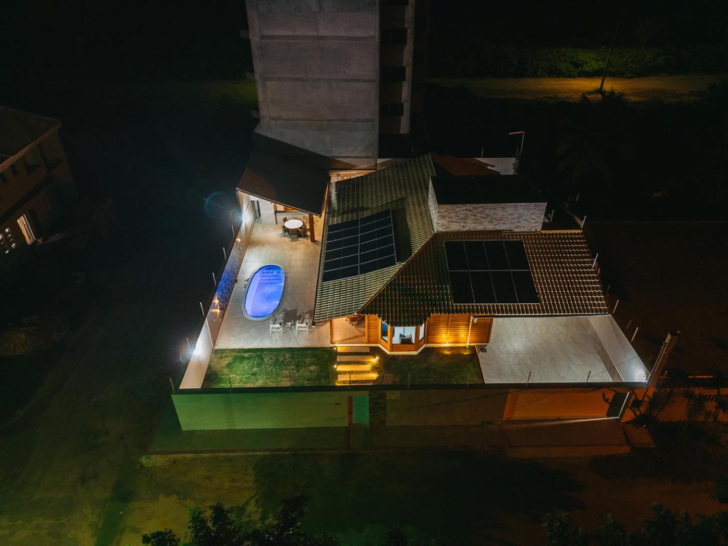 casadecastelhanos, Quadra do MAR de CASTELHANOS, 4 suítes com AR, Churrasqueira, Piscina, Hidromassagem, Cozinha INTEGRADA GOURMET Ideal para FAMÍLIA E AMI