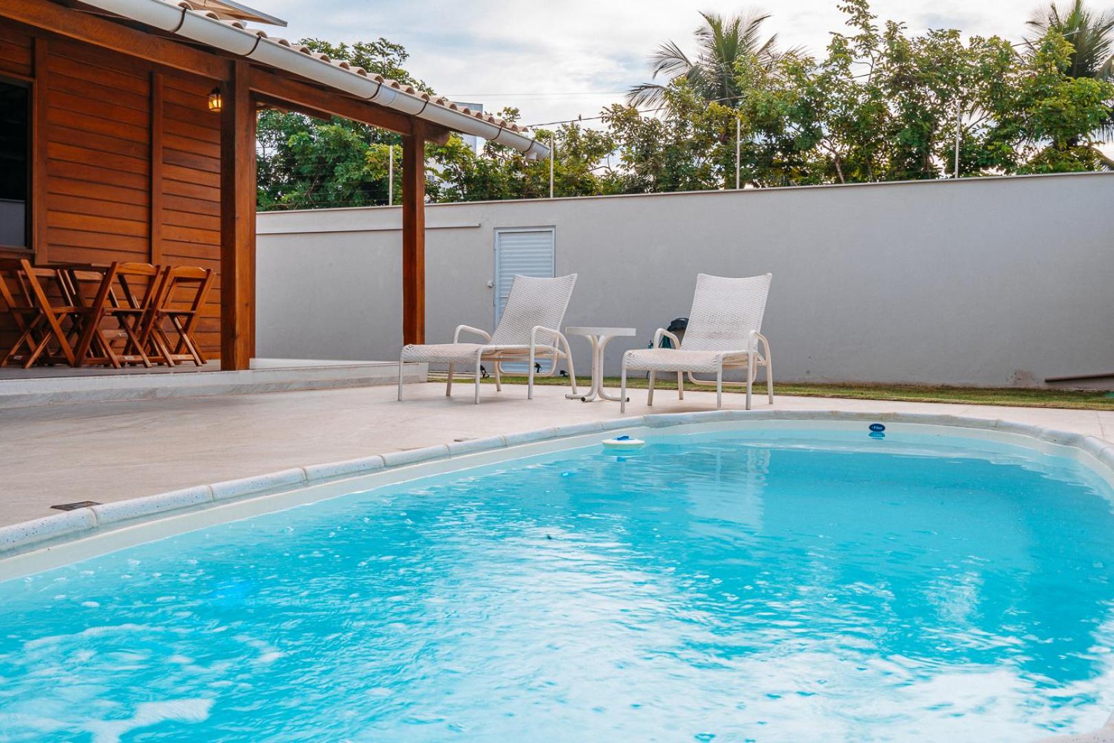 casadecastelhanos, Quadra do MAR de CASTELHANOS, 4 suítes com AR, Churrasqueira, Piscina, Hidromassagem, Cozinha INTEGRADA GOURMET Ideal para FAMÍLIA E AMI