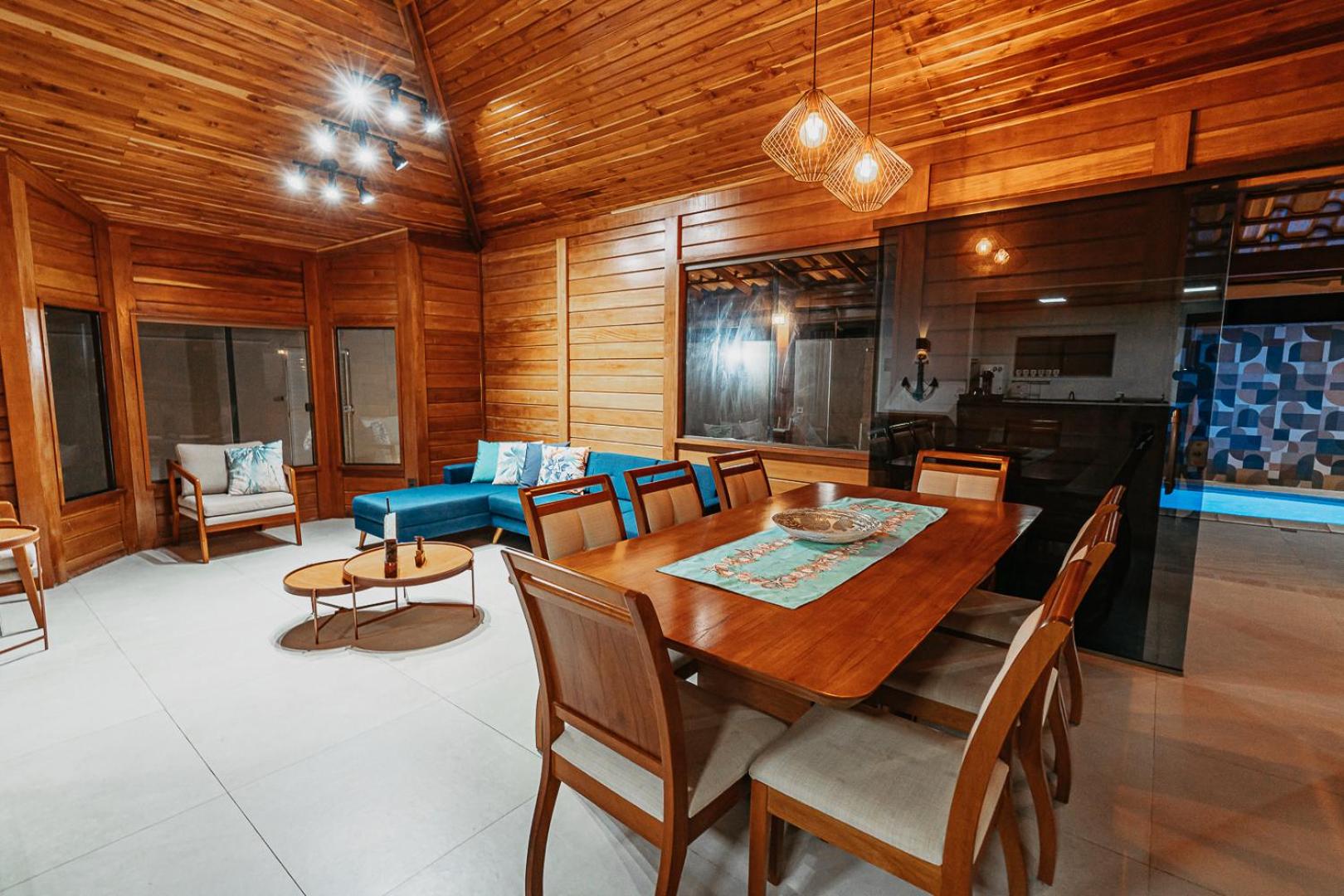 casadecastelhanos, Quadra do MAR de CASTELHANOS, 4 suítes com AR, Churrasqueira, Piscina, Hidromassagem, Cozinha INTEGRADA GOURMET Ideal para FAMÍLIA E AMI
