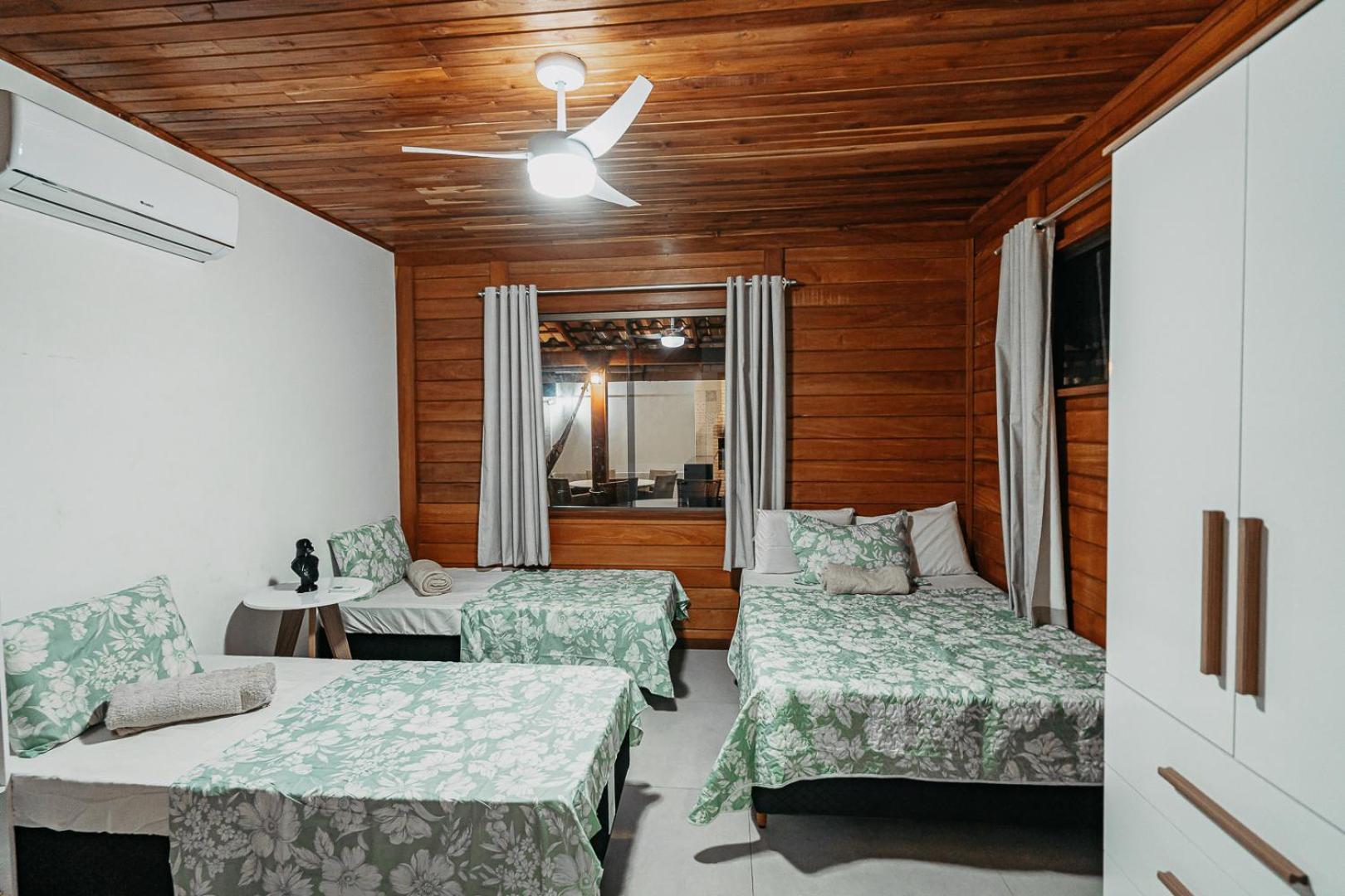casadecastelhanos, Quadra do MAR de CASTELHANOS, 4 suítes com AR, Churrasqueira, Piscina, Hidromassagem, Cozinha INTEGRADA GOURMET Ideal para FAMÍLIA E AMI