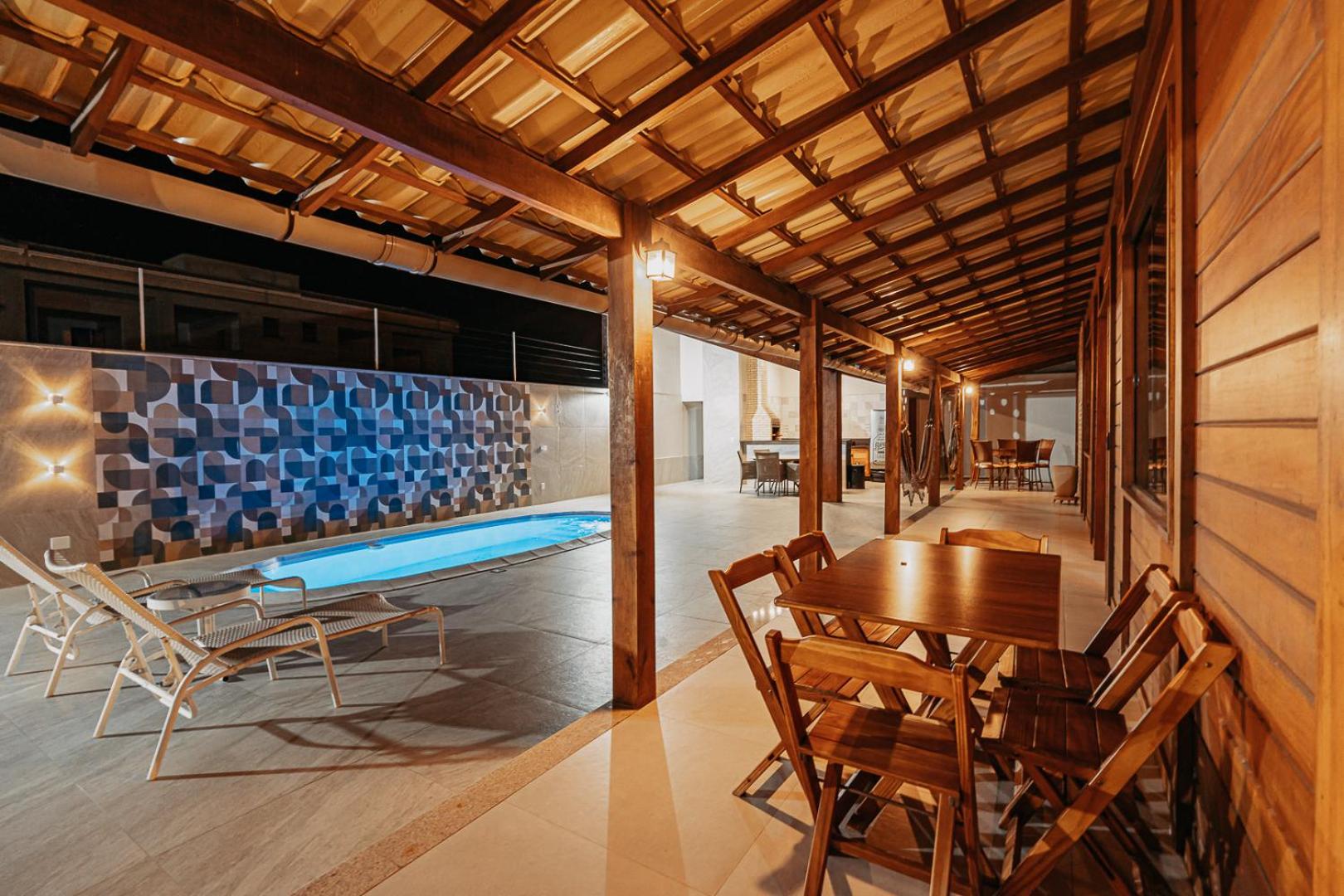 casadecastelhanos, Quadra do MAR de CASTELHANOS, 4 suítes com AR, Churrasqueira, Piscina, Hidromassagem, Cozinha INTEGRADA GOURMET Ideal para FAMÍLIA E AMI