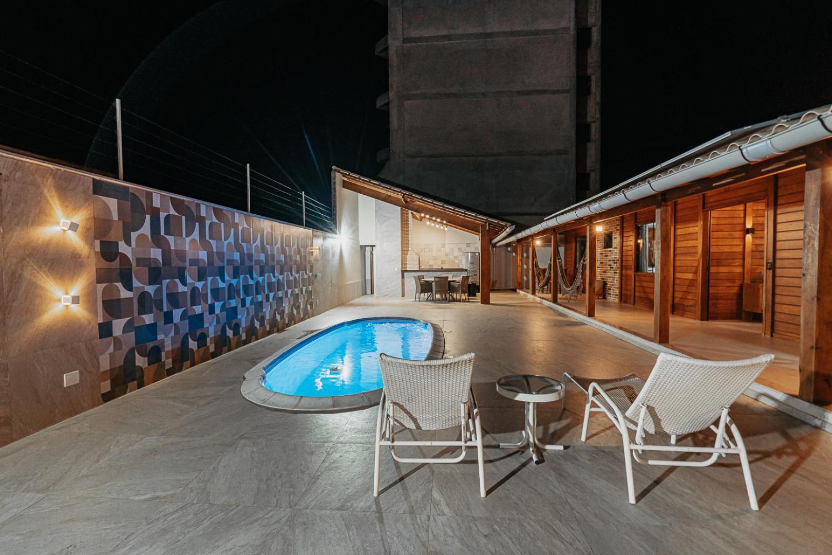 casadecastelhanos, Quadra do MAR de CASTELHANOS, 4 suítes com AR, Churrasqueira, Piscina, Hidromassagem, Cozinha INTEGRADA GOURMET Ideal para FAMÍLIA E AMI
