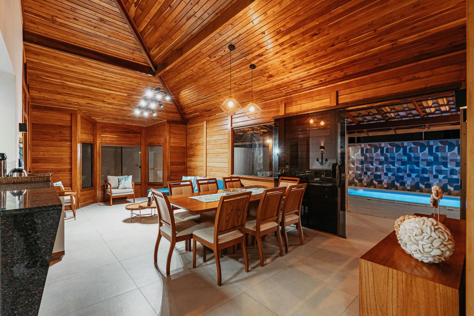 casadecastelhanos, Quadra do MAR de CASTELHANOS, 4 suítes com AR, Churrasqueira, Piscina, Hidromassagem, Cozinha INTEGRADA GOURMET Ideal para FAMÍLIA E AMI