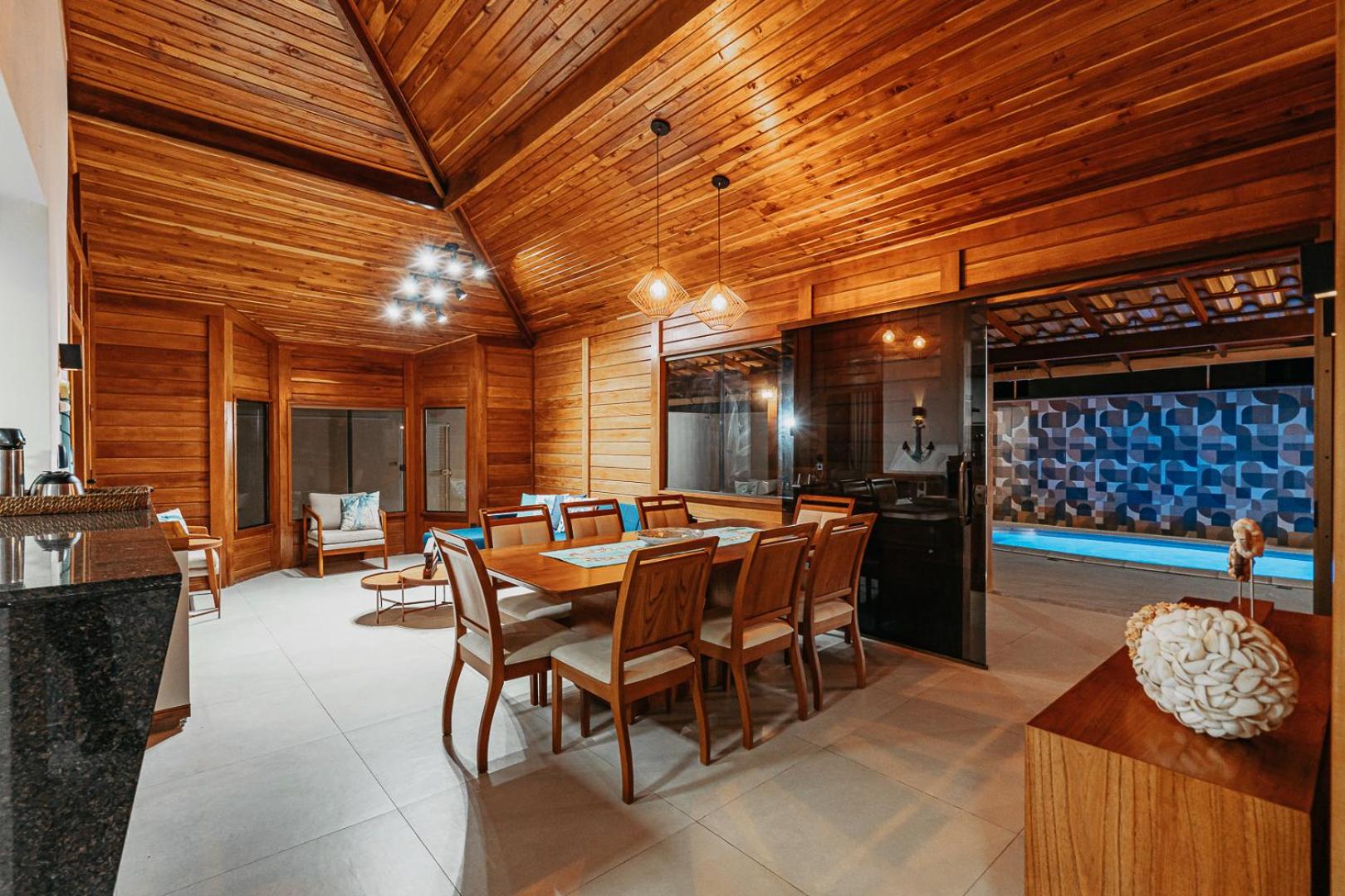 casadecastelhanos, Quadra do MAR de CASTELHANOS, 4 suítes com AR, Churrasqueira, Piscina, Hidromassagem, Cozinha INTEGRADA GOURMET Ideal para FAMÍLIA E AMI
