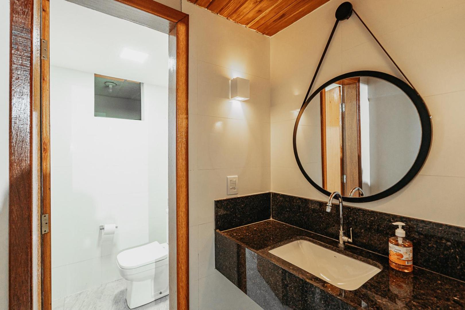 casadecastelhanos, Quadra do MAR de CASTELHANOS, 4 suítes com AR, Churrasqueira, Piscina, Hidromassagem, Cozinha INTEGRADA GOURMET Ideal para FAMÍLIA E AMI