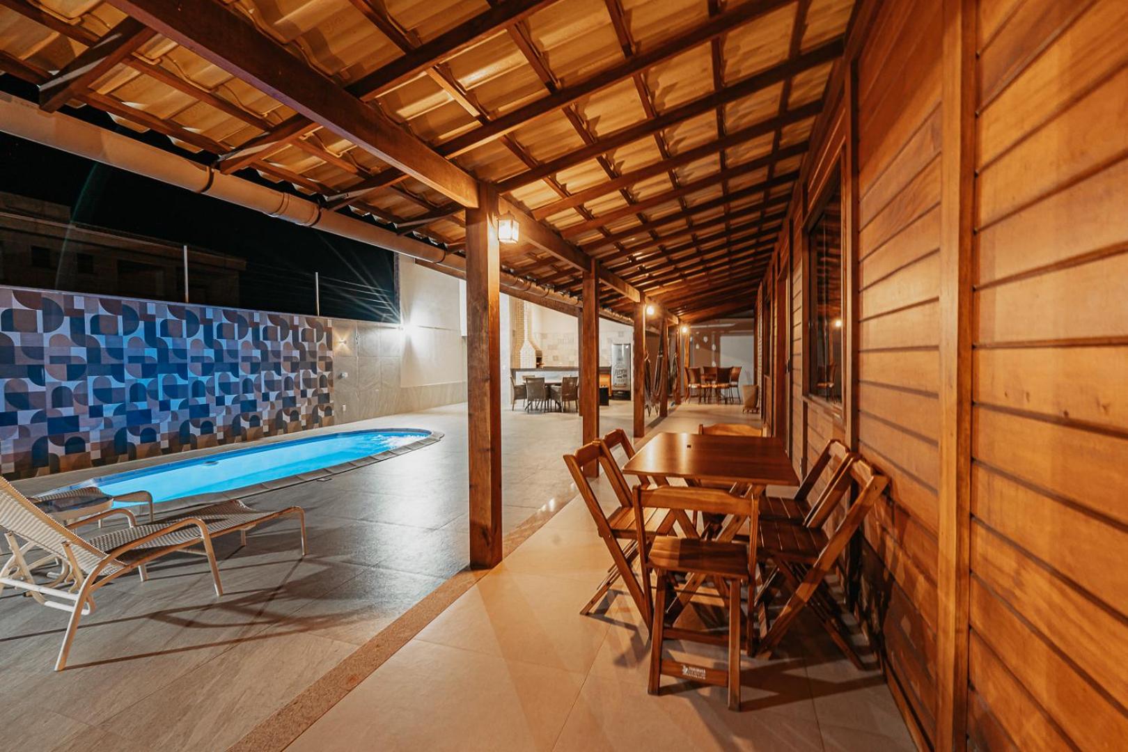 casadecastelhanos, Quadra do MAR de CASTELHANOS, 4 suítes com AR, Churrasqueira, Piscina, Hidromassagem, Cozinha INTEGRADA GOURMET Ideal para FAMÍLIA E AMI