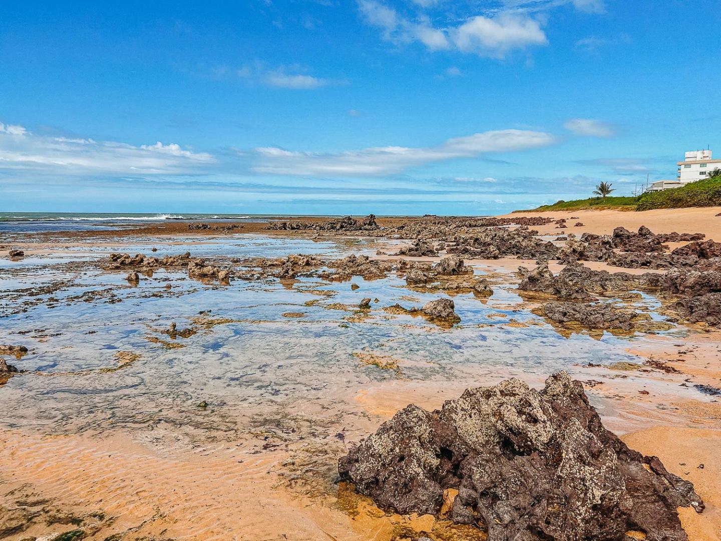 casadecastelhanos, Quadra do MAR de CASTELHANOS, 4 suítes com AR, Churrasqueira, Piscina, Hidromassagem, Cozinha INTEGRADA GOURMET Ideal para FAMÍLIA E AMI