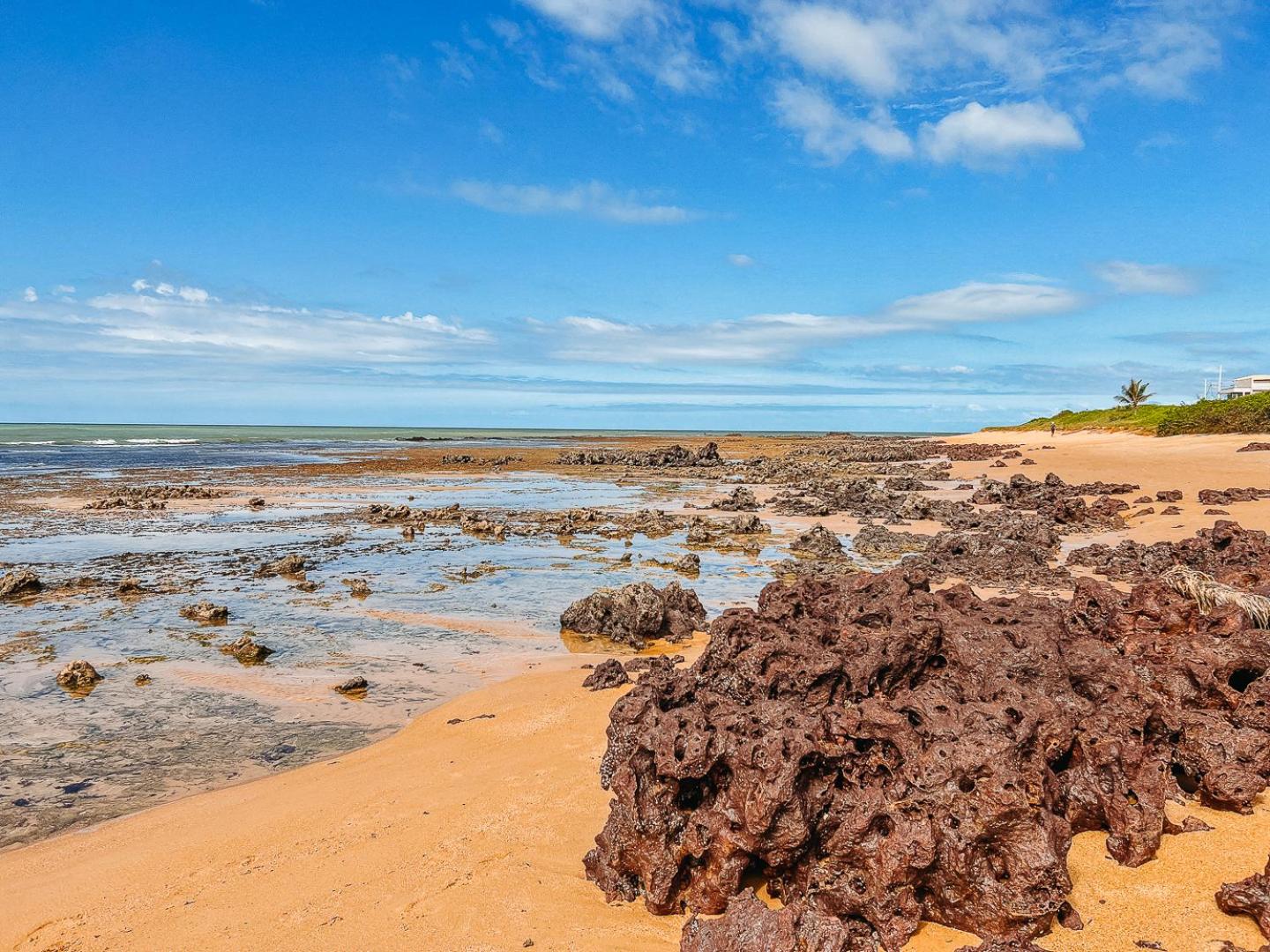 casadecastelhanos, Quadra do MAR de CASTELHANOS, 4 suítes com AR, Churrasqueira, Piscina, Hidromassagem, Cozinha INTEGRADA GOURMET Ideal para FAMÍLIA E AMI