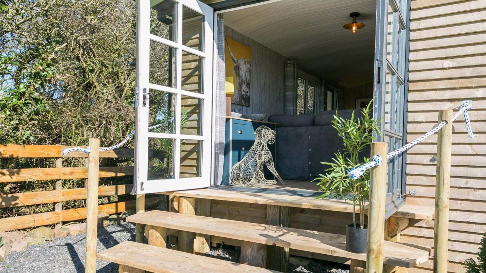 Easter Cabin
