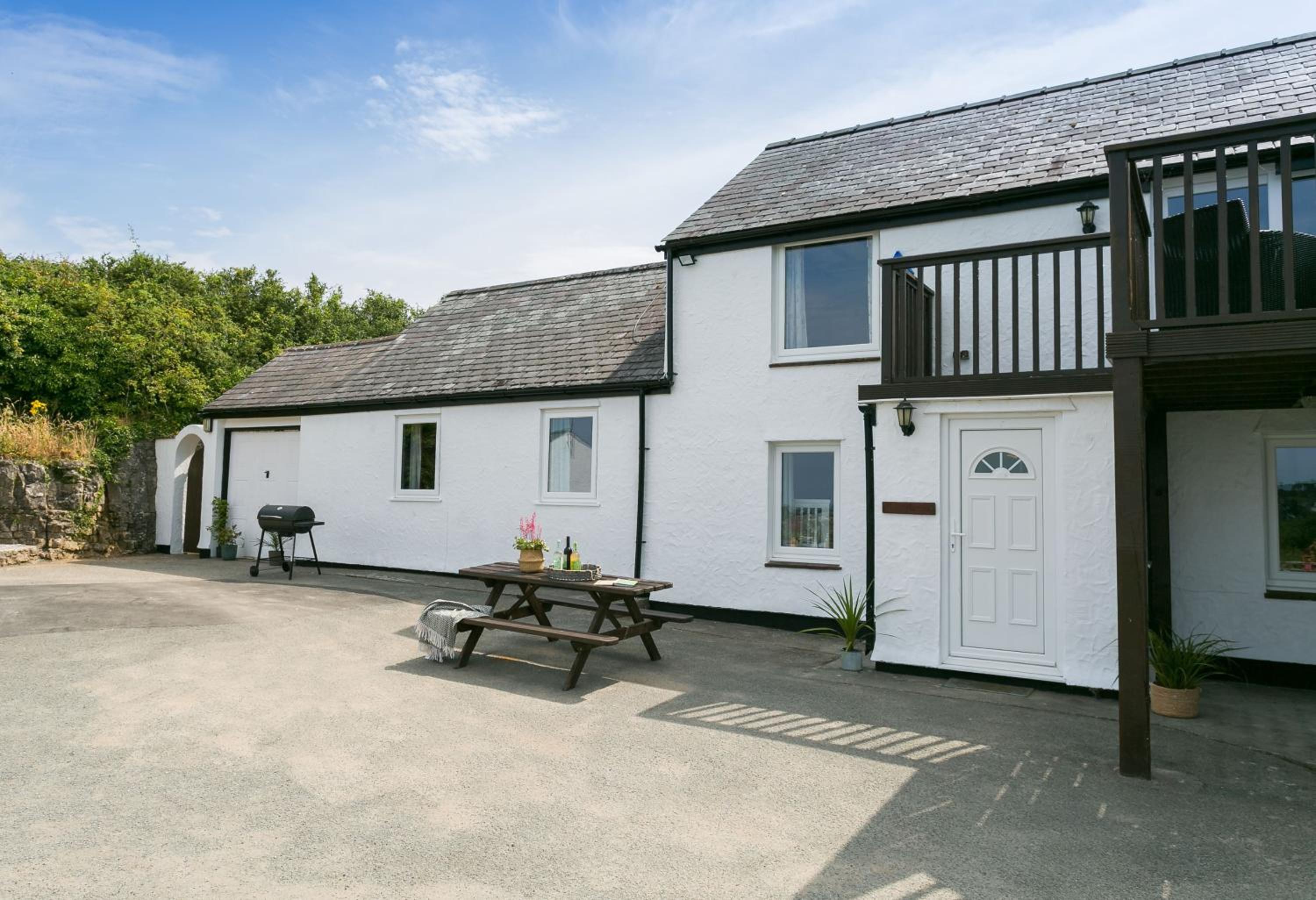 Dinas Cottage