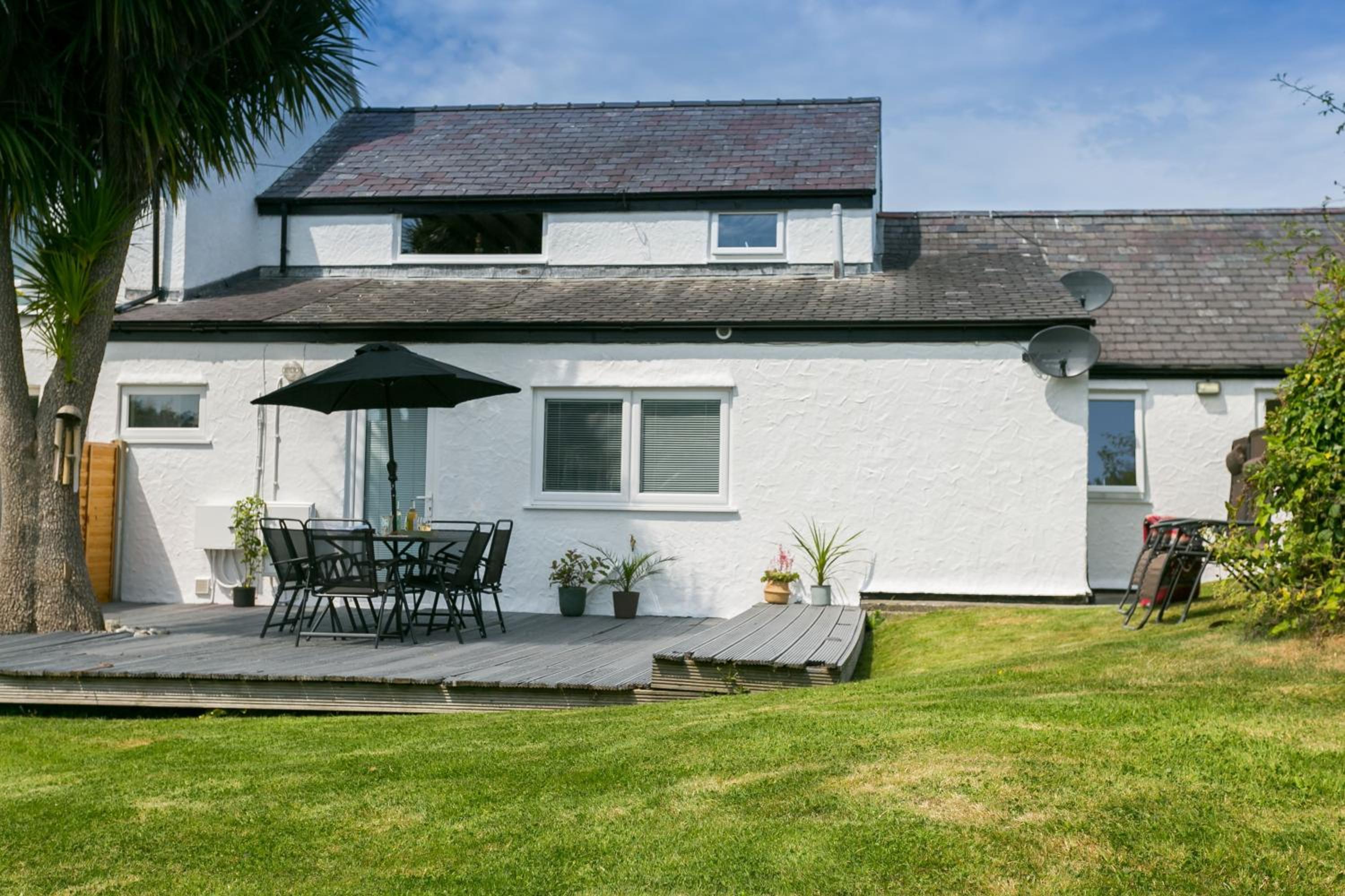 Dinas Cottage