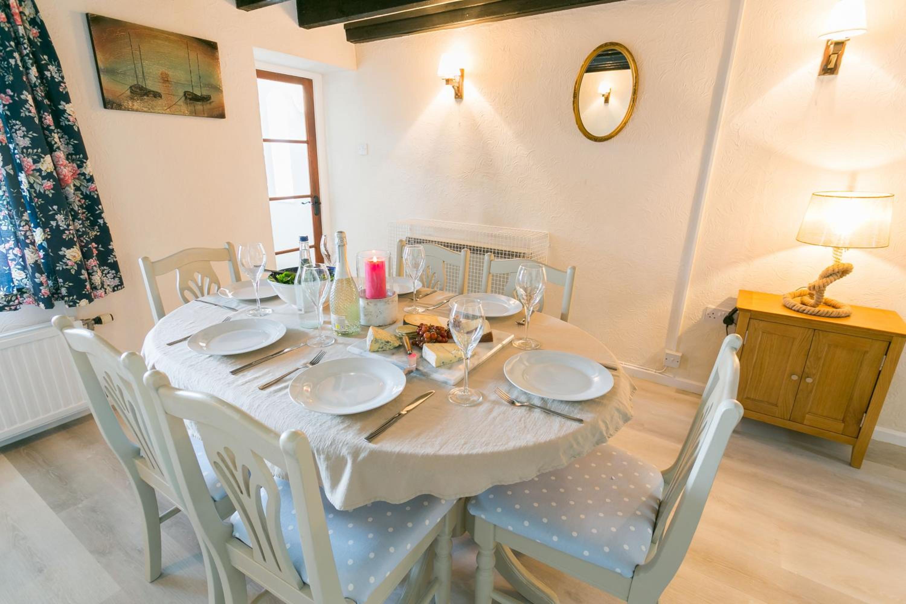 Dinas Cottage
