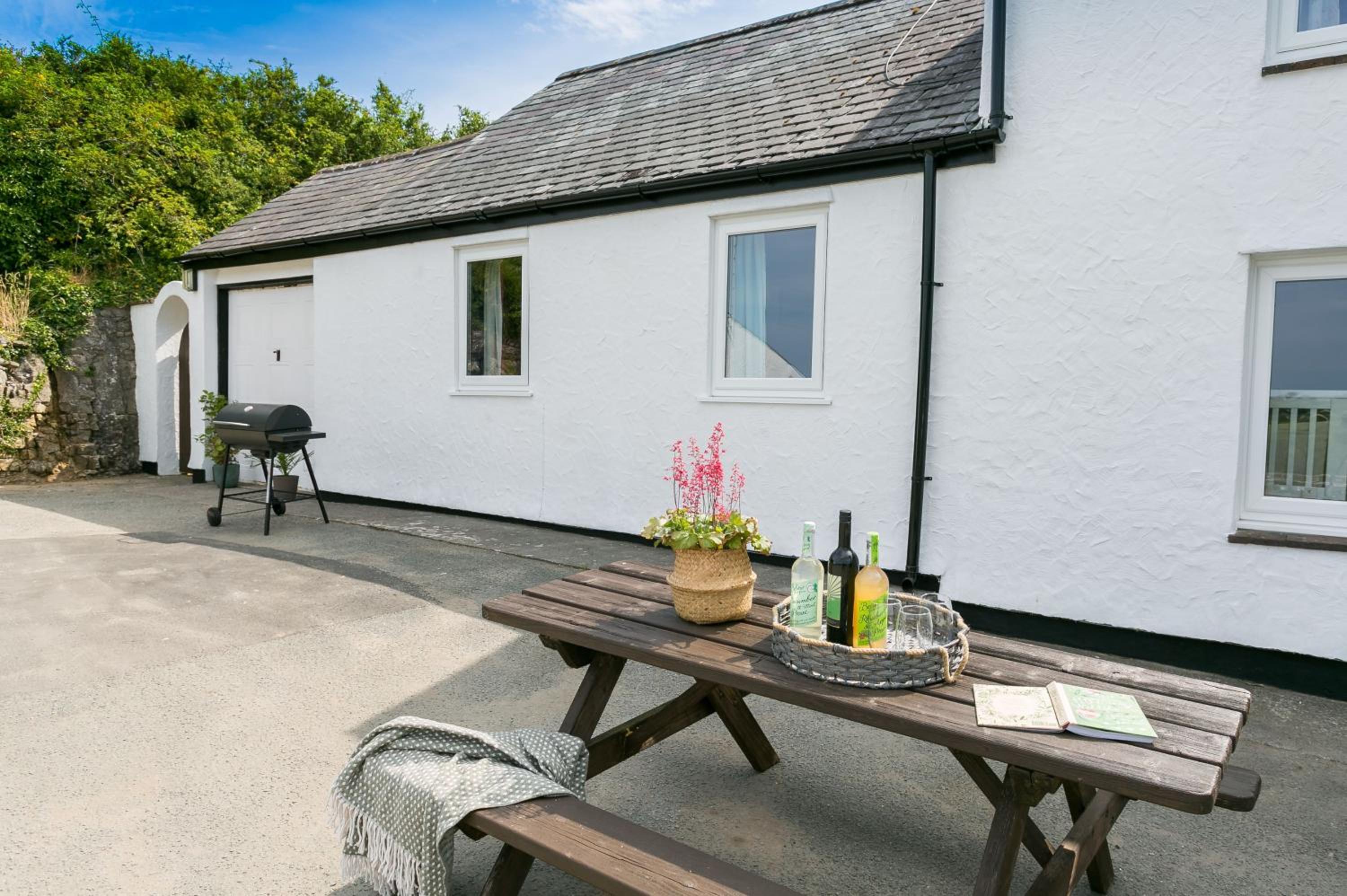 Dinas Cottage