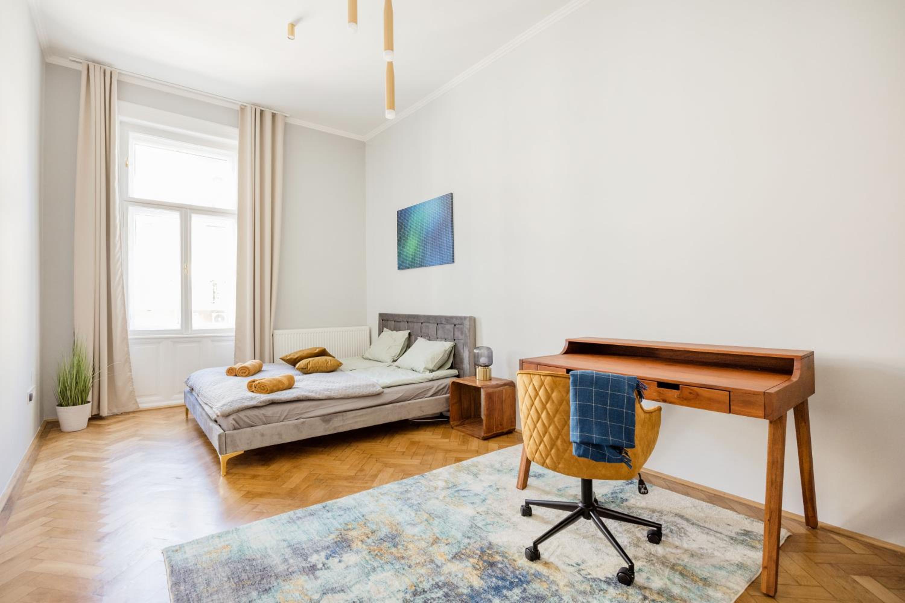 Elegant and spacious holiday home view 5