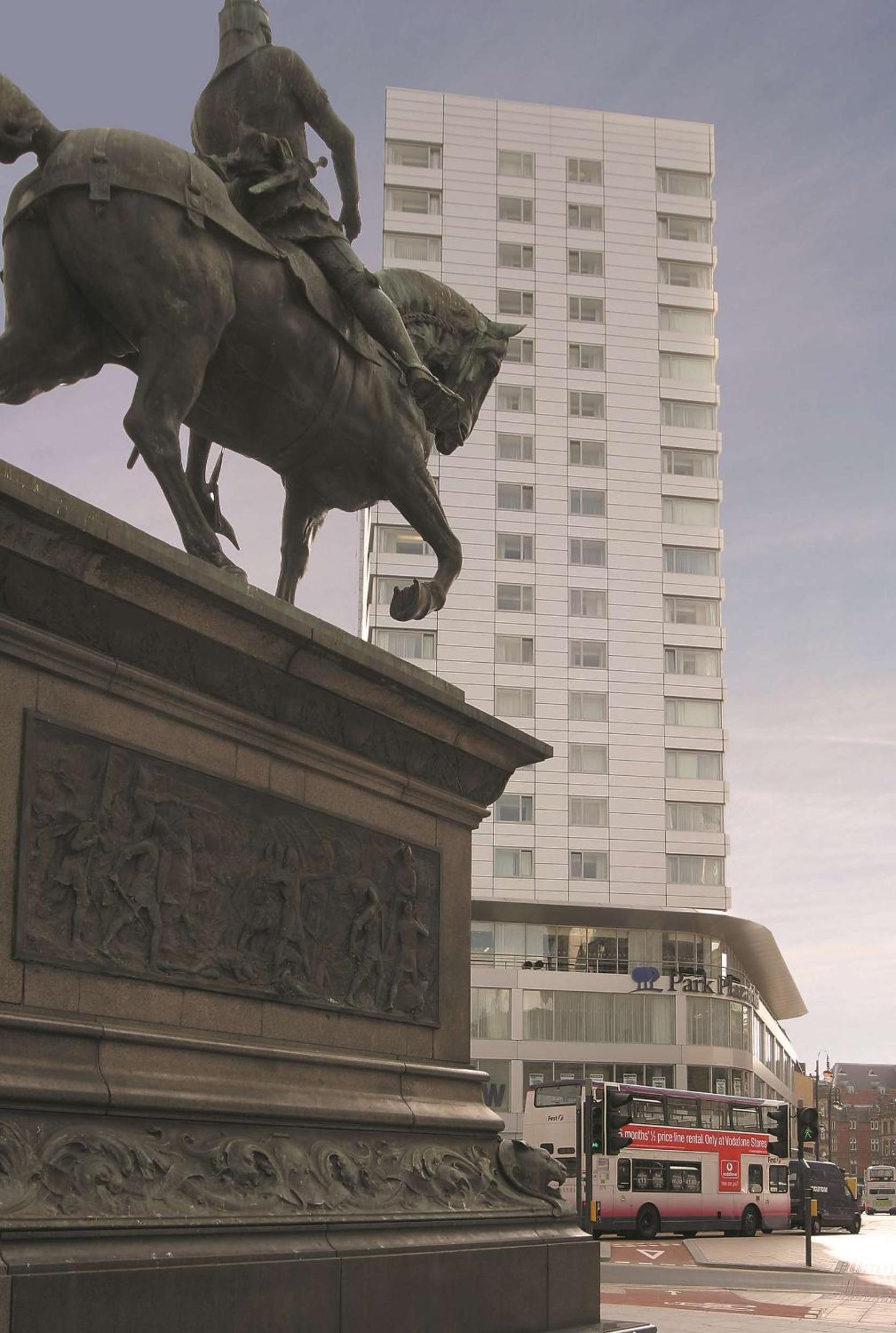Hotel Park Plaza Leeds - Image 1