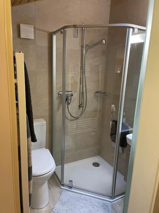 Studio dans un chalet avec jardin privatif