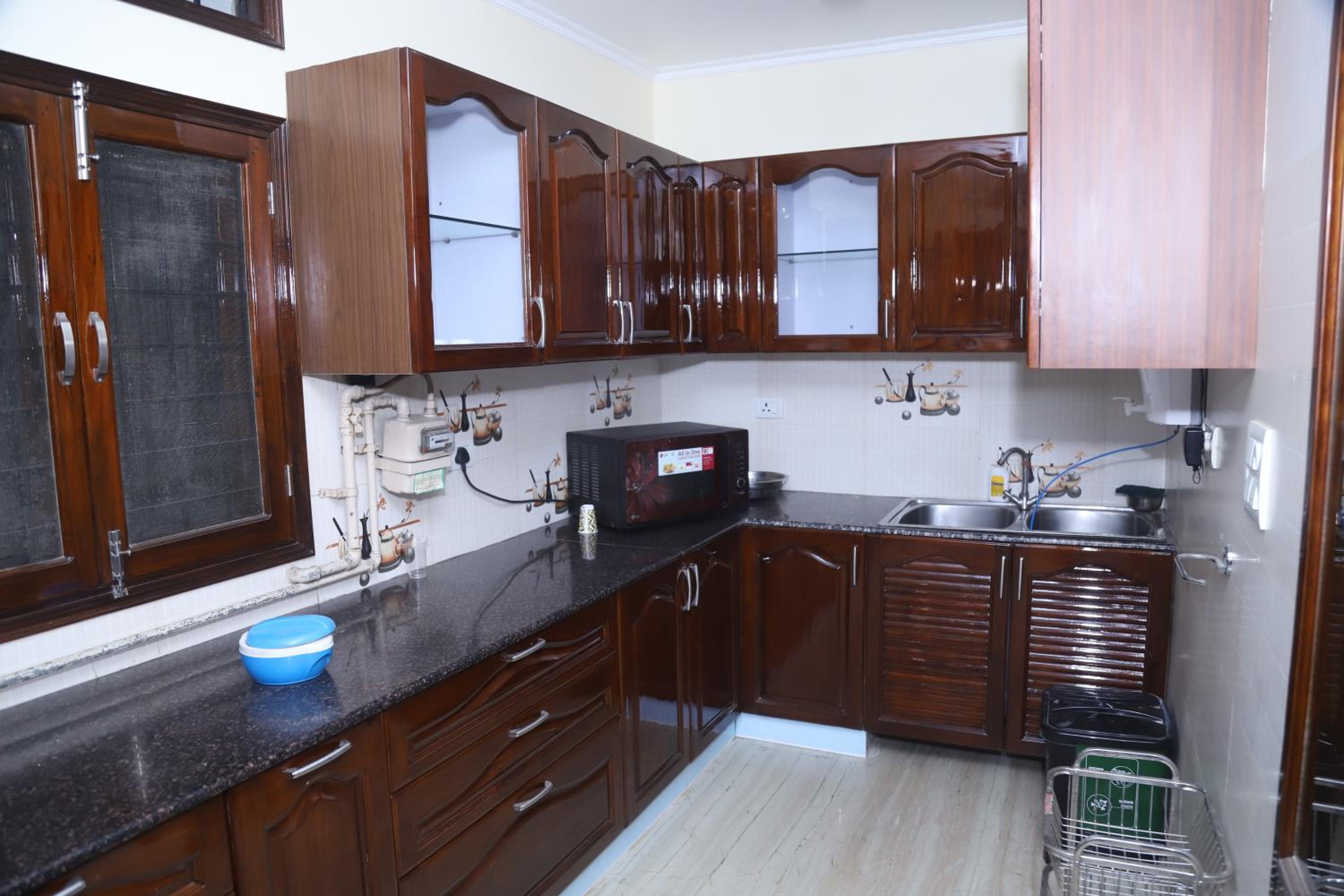 Divine India Service Apartment 3Bhk,B57 Sarita Vihar,Apollo view 3