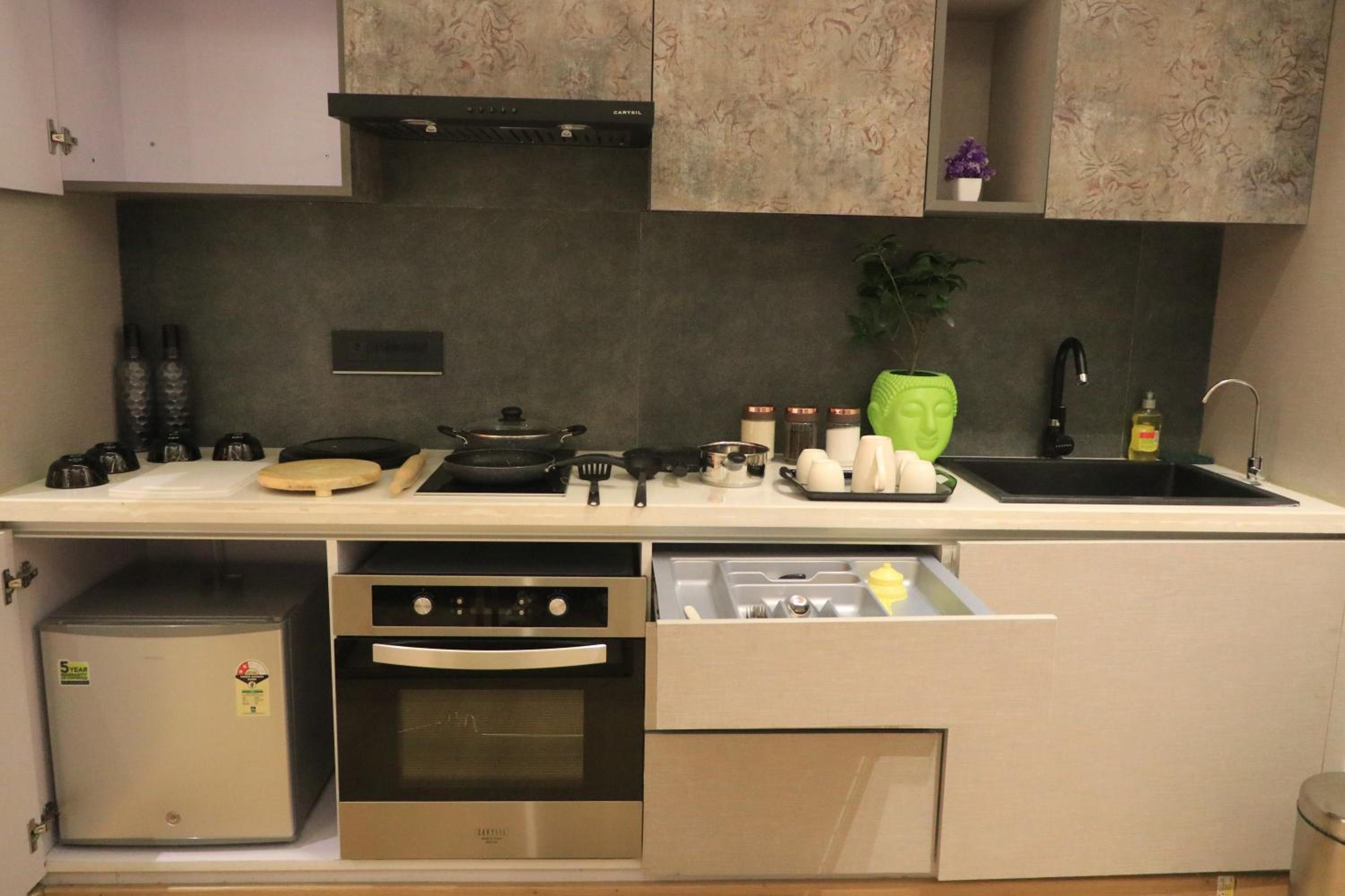Taj Studiosc- #Super #Luxurious #Independent #Cozy #Stay within Biggest Mall of G Noida by Ghumloo com view 2