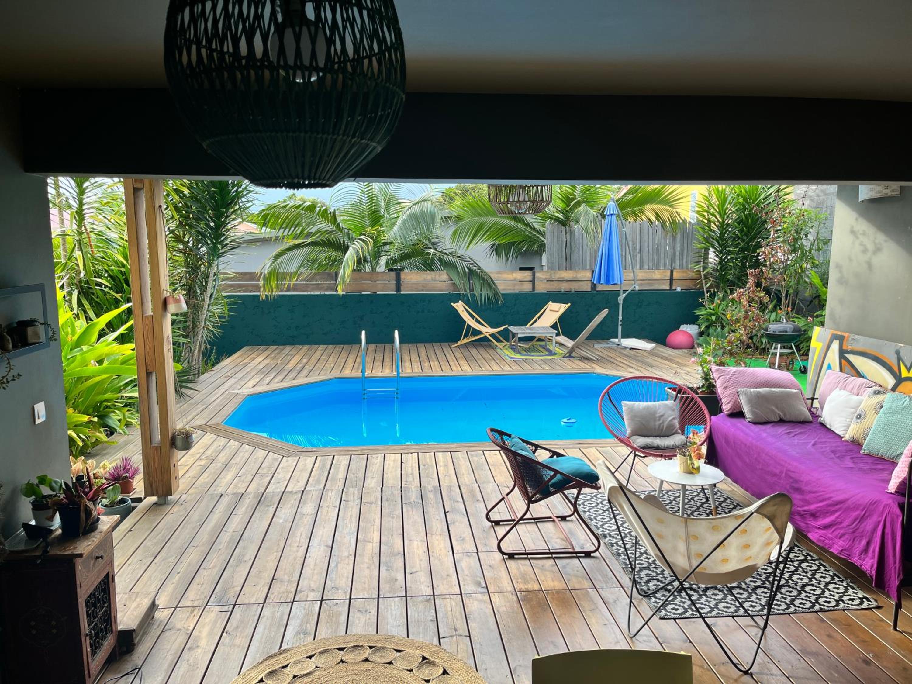 Villa avec piscine tranquille