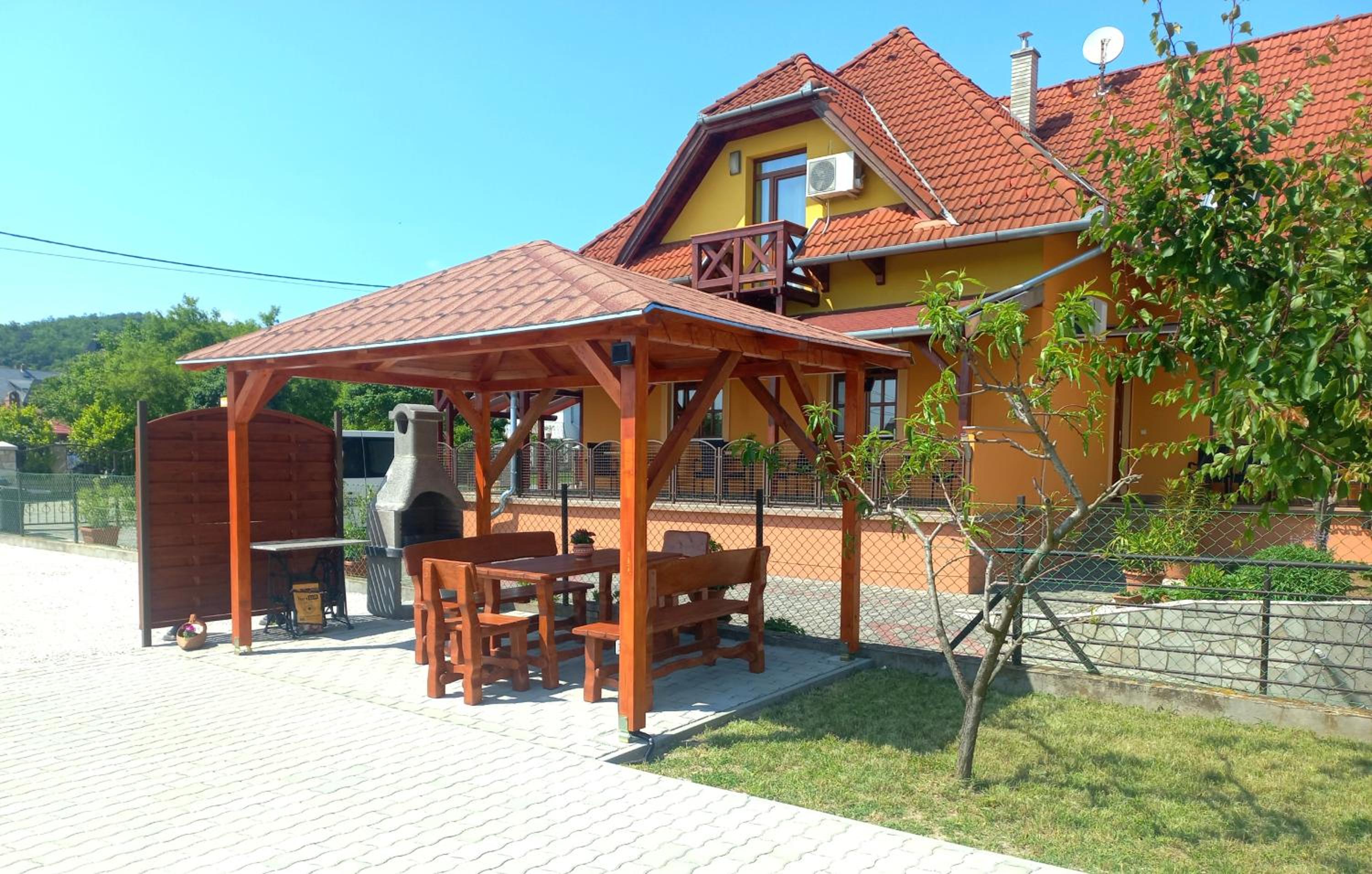 Napsugár Vendégház-Apartman