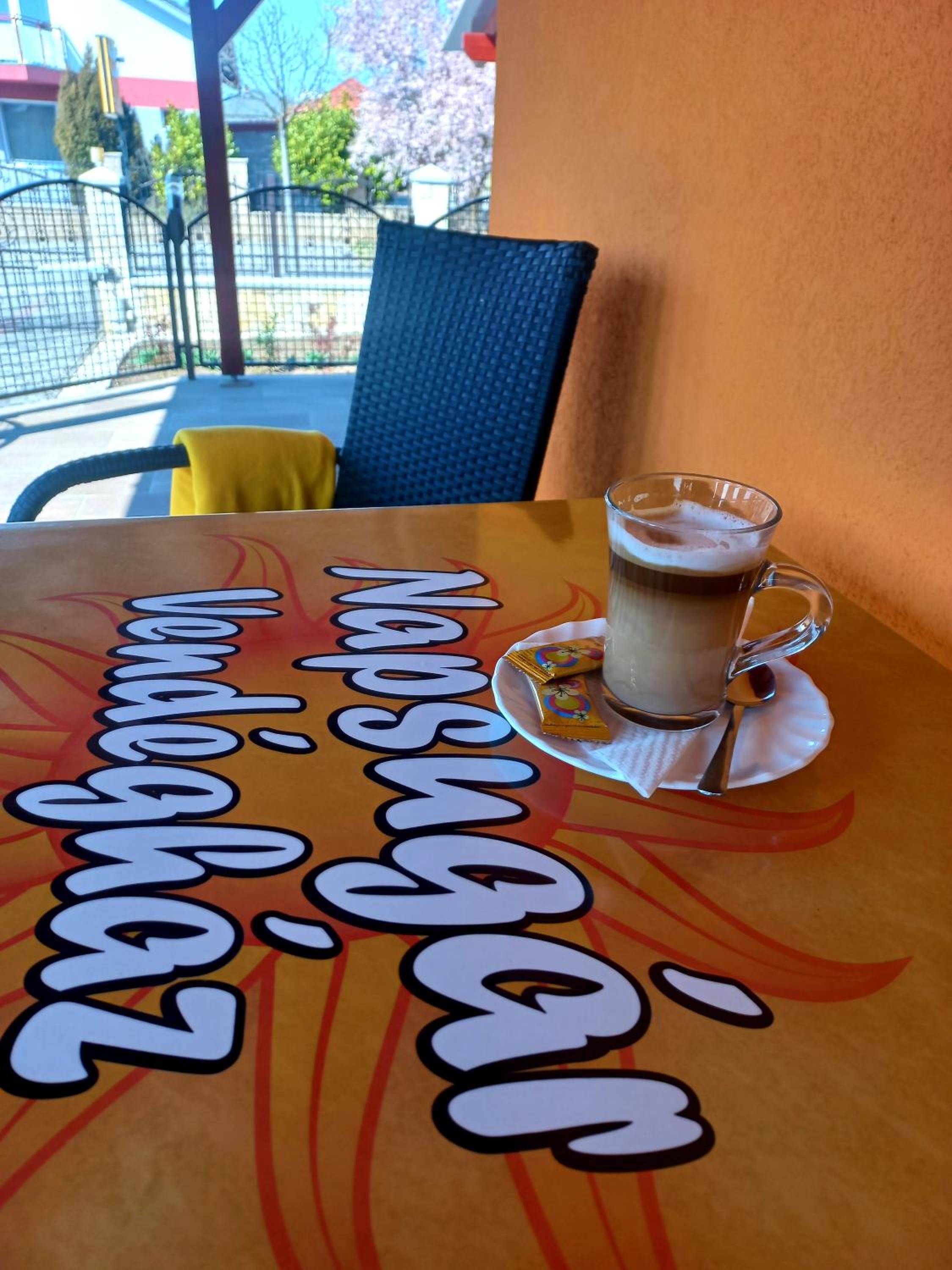 Napsugár Vendégház-Apartman