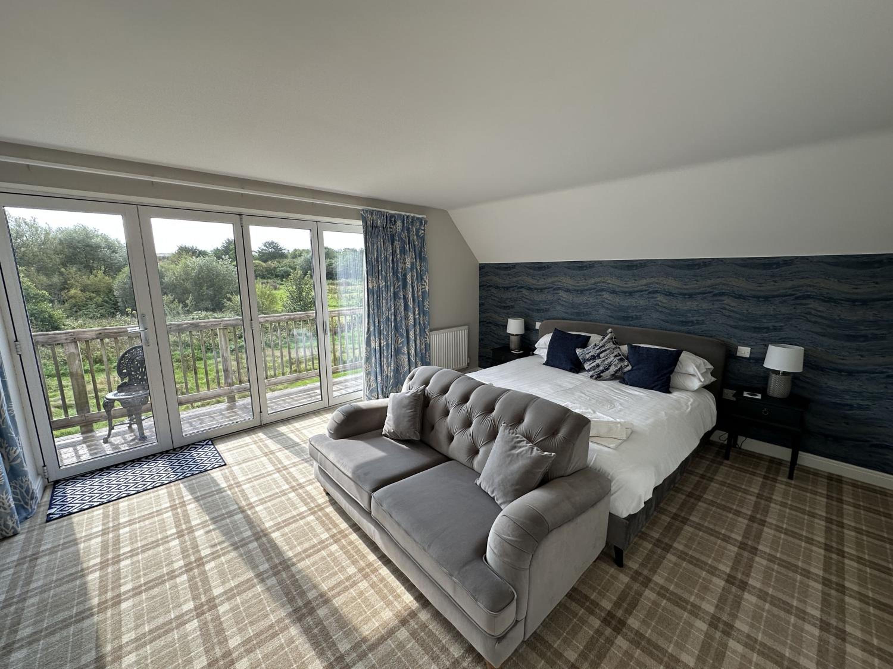 Ocean Retreat - Part of the The Bay Filey Holiday Village with pool, gym and direct beach access, pub, restaurant, tennis and meadows walks