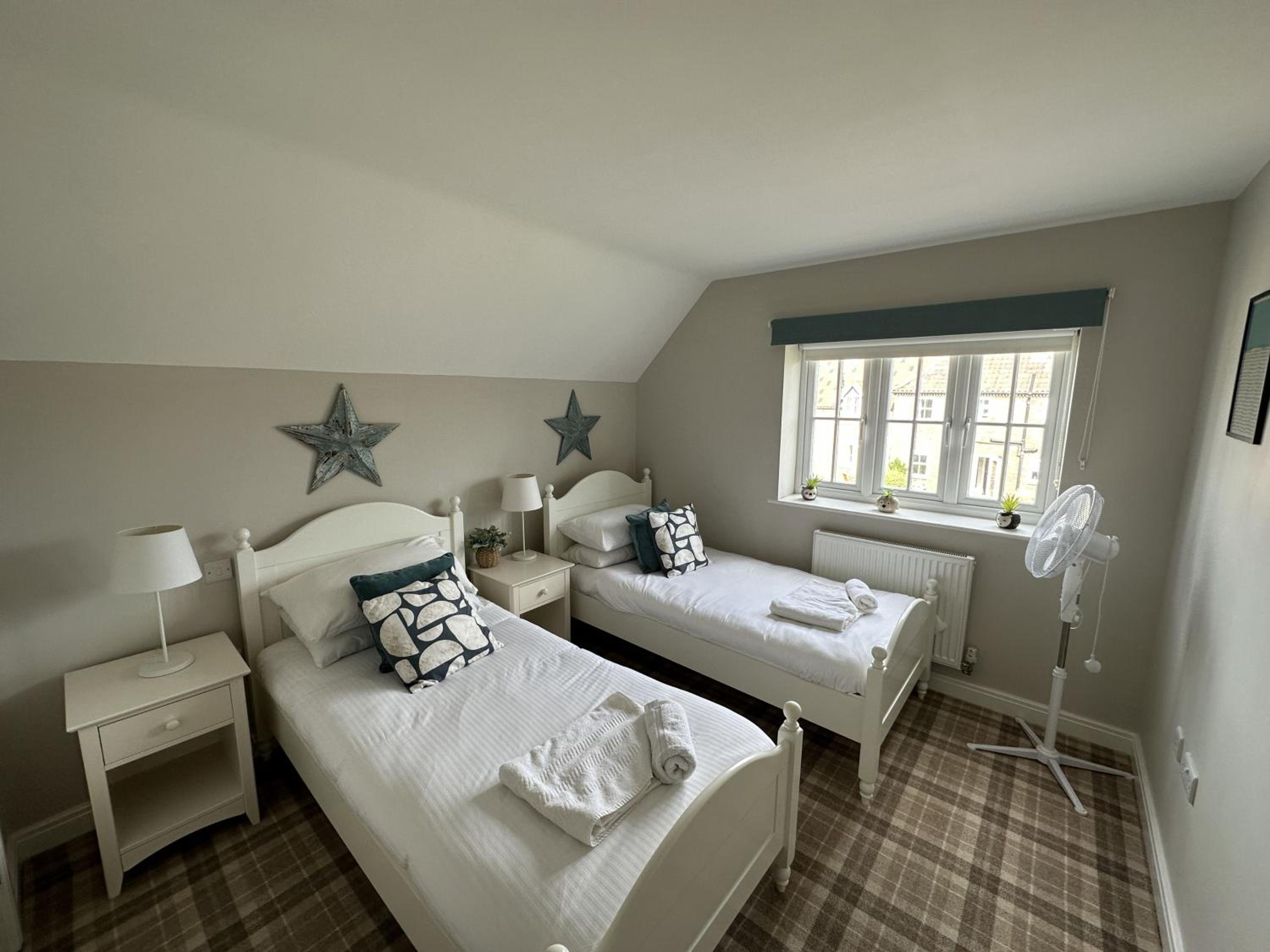 Ocean Retreat - Part of the The Bay Filey Holiday Village with pool, gym and direct beach access, pub, restaurant, tennis and meadows walks