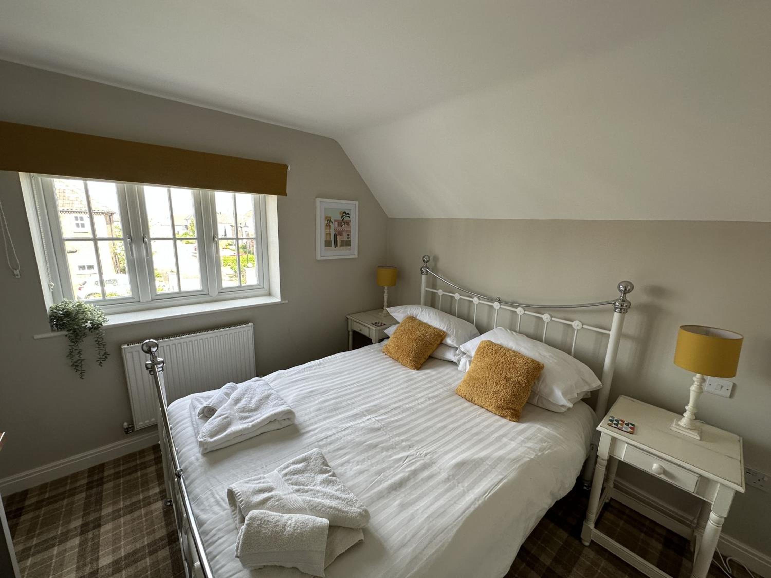 Ocean Retreat - Part of the The Bay Filey Holiday Village with pool, gym and direct beach access, pub, restaurant, tennis and meadows walks
