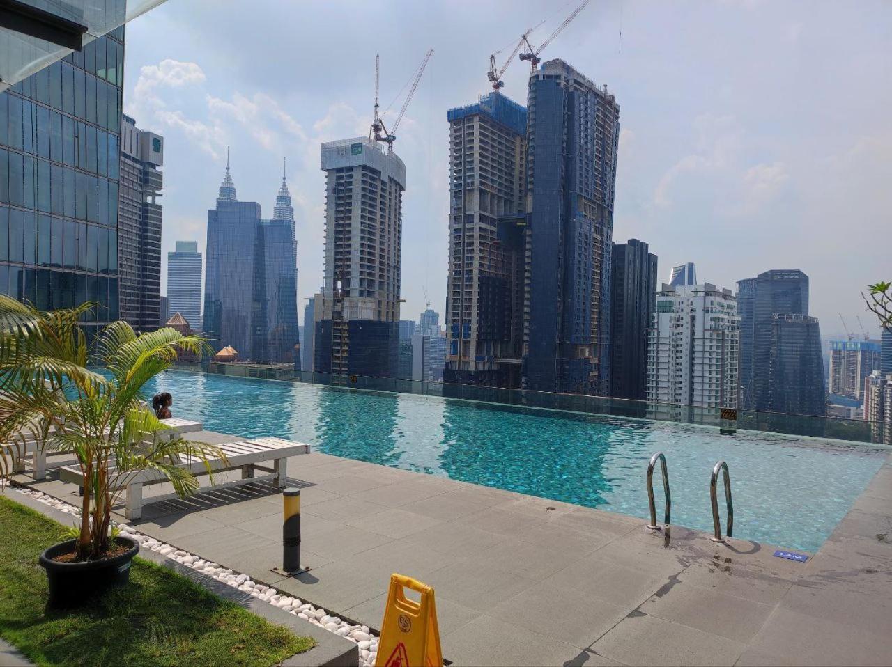 Dorsett Residence walk to Pavilion 1min with Bathtub and infinity pool
