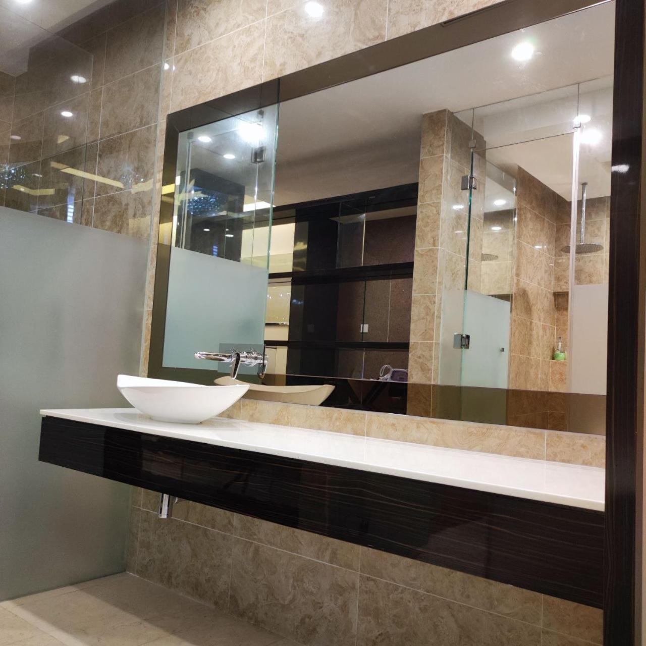 Dorsett Residence walk to Pavilion 1min with Bathtub and infinity pool