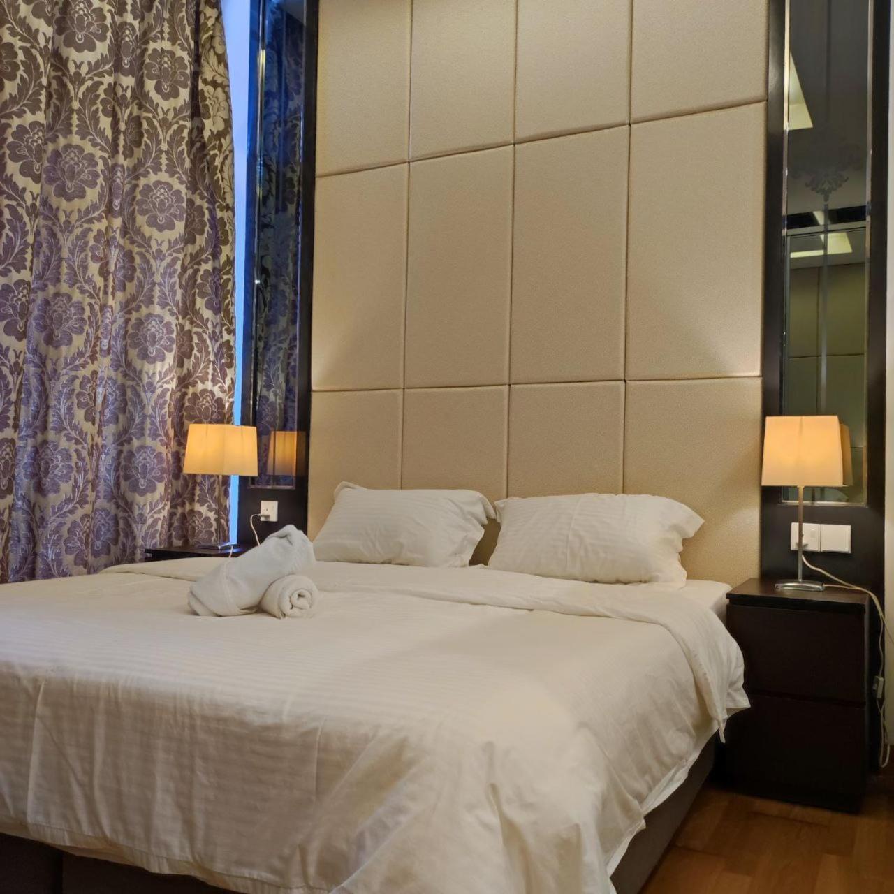 Dorsett Residence walk to Pavilion 1min with Bathtub and infinity pool
