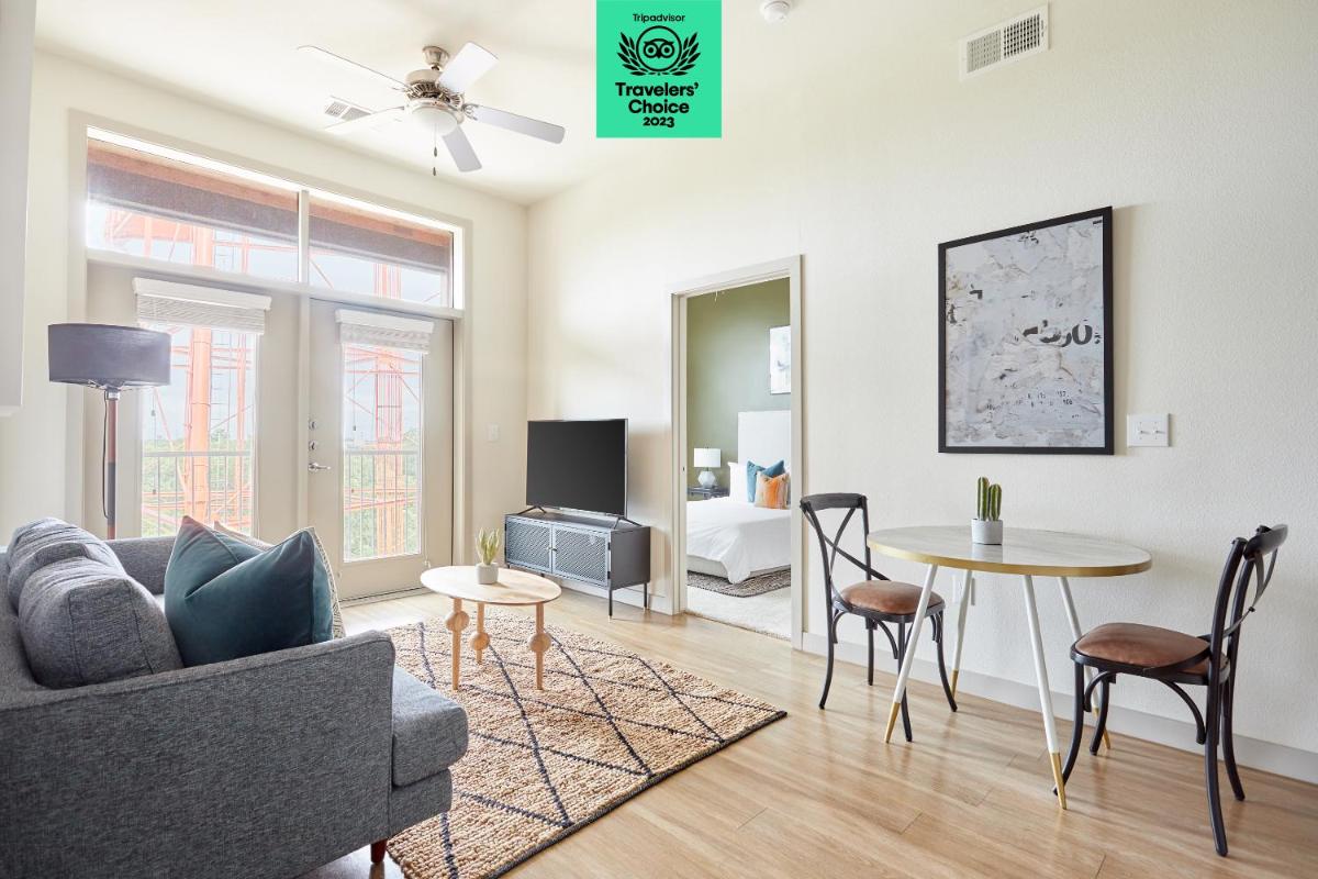 Sonder at La Villita