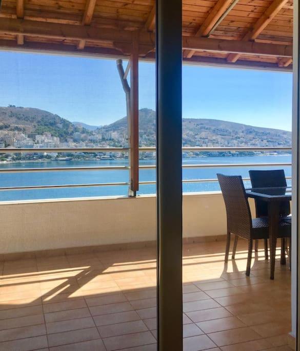 Beachfront Apartment 200m From Port