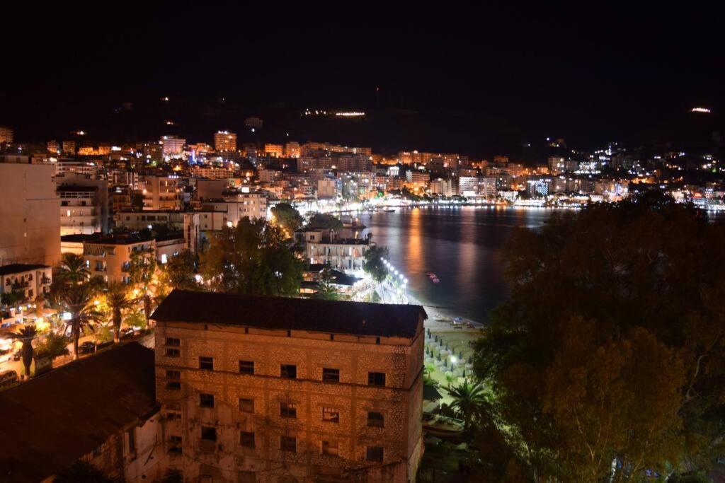 Beachfront Apartment 200m From Port