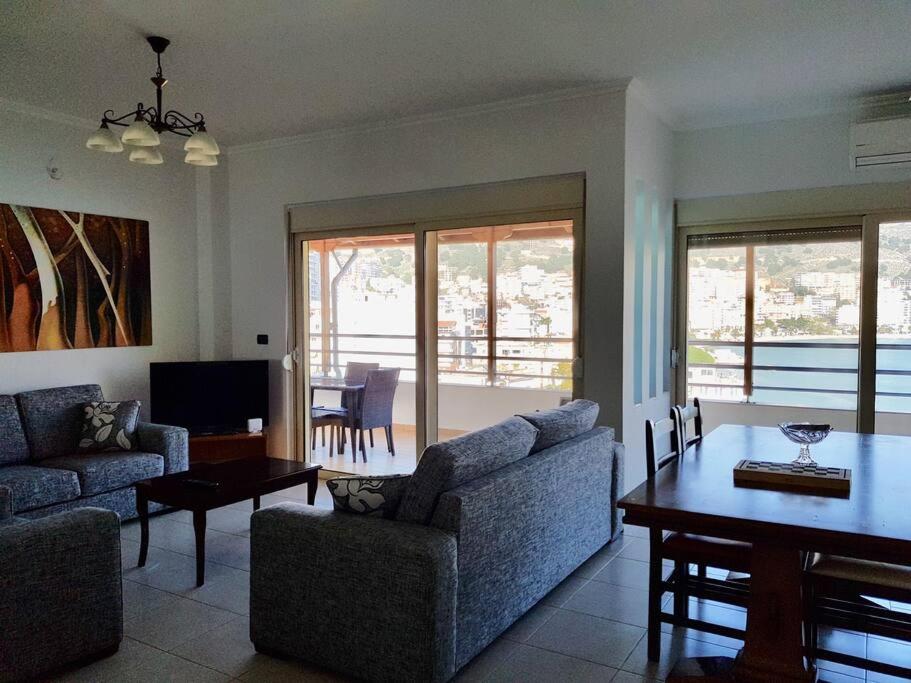 Beachfront Apartment 200m From Port