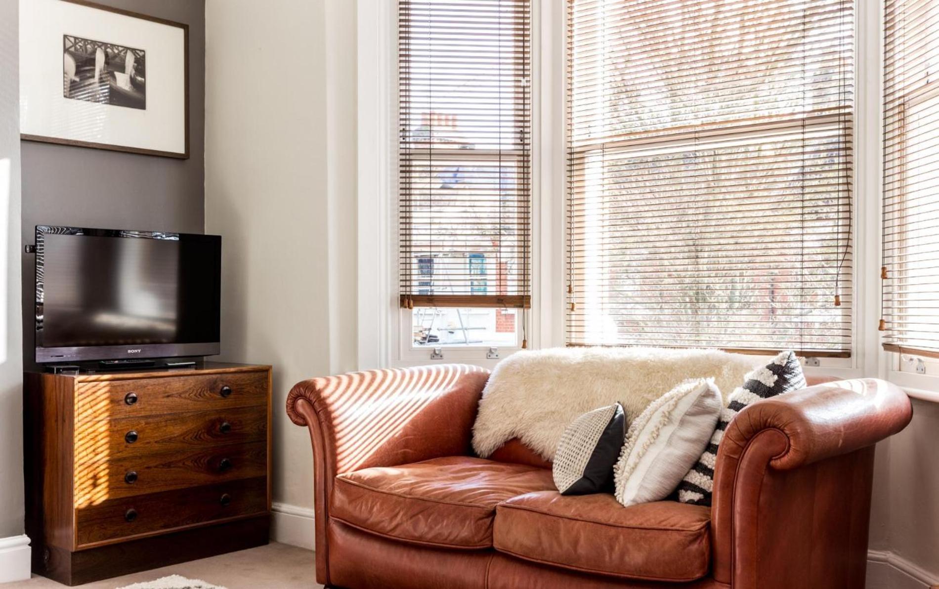 Elephant & Oxpecker 2 Bedrooms in Fulham