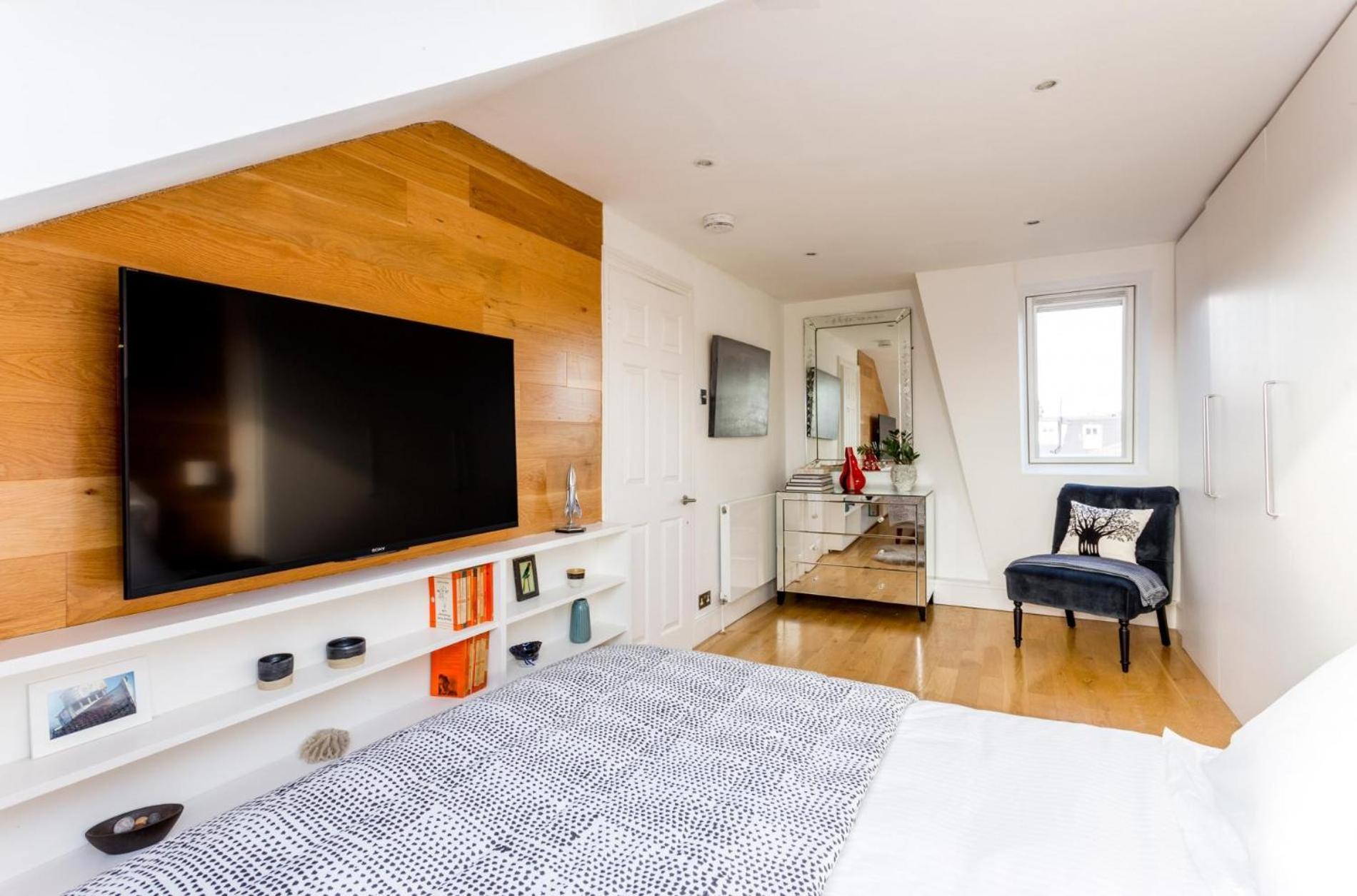 Elephant & Oxpecker 2 Bedrooms in Fulham