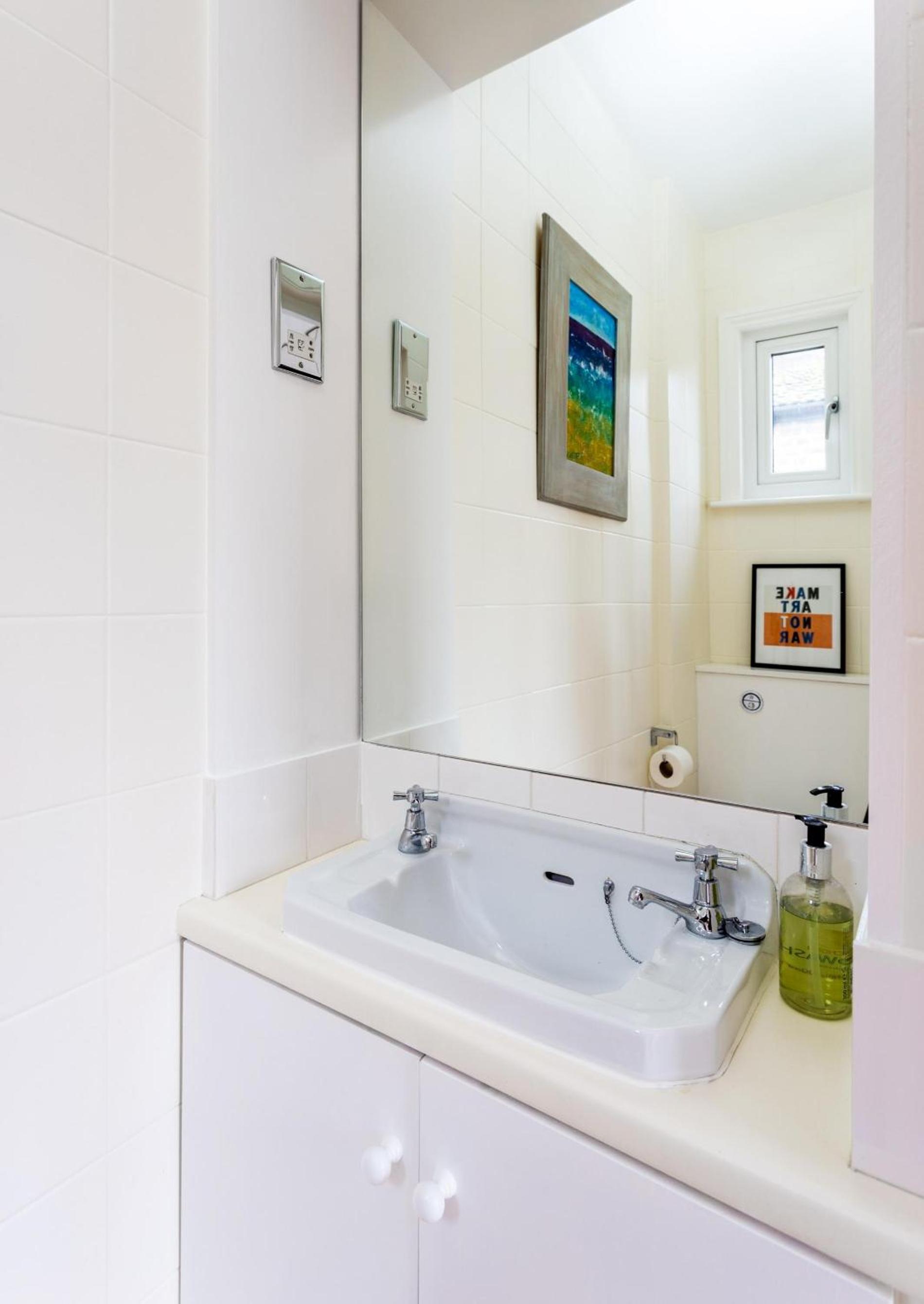 Elephant & Oxpecker 2 Bedrooms in Fulham