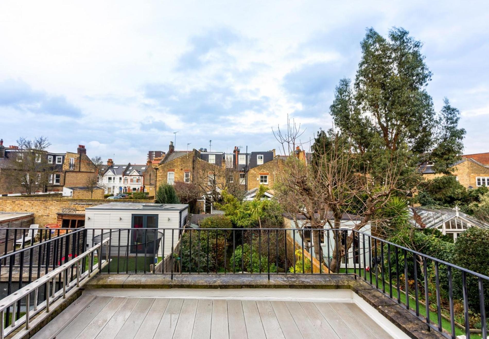 Elephant & Oxpecker 2 Bedrooms in Fulham
