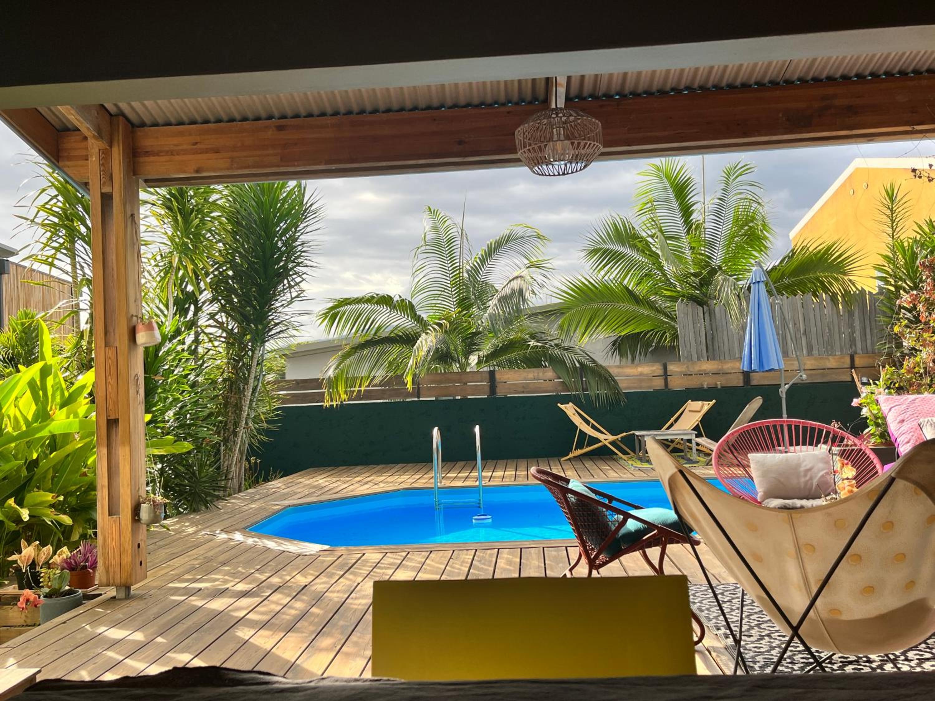 Villa avec piscine tranquille