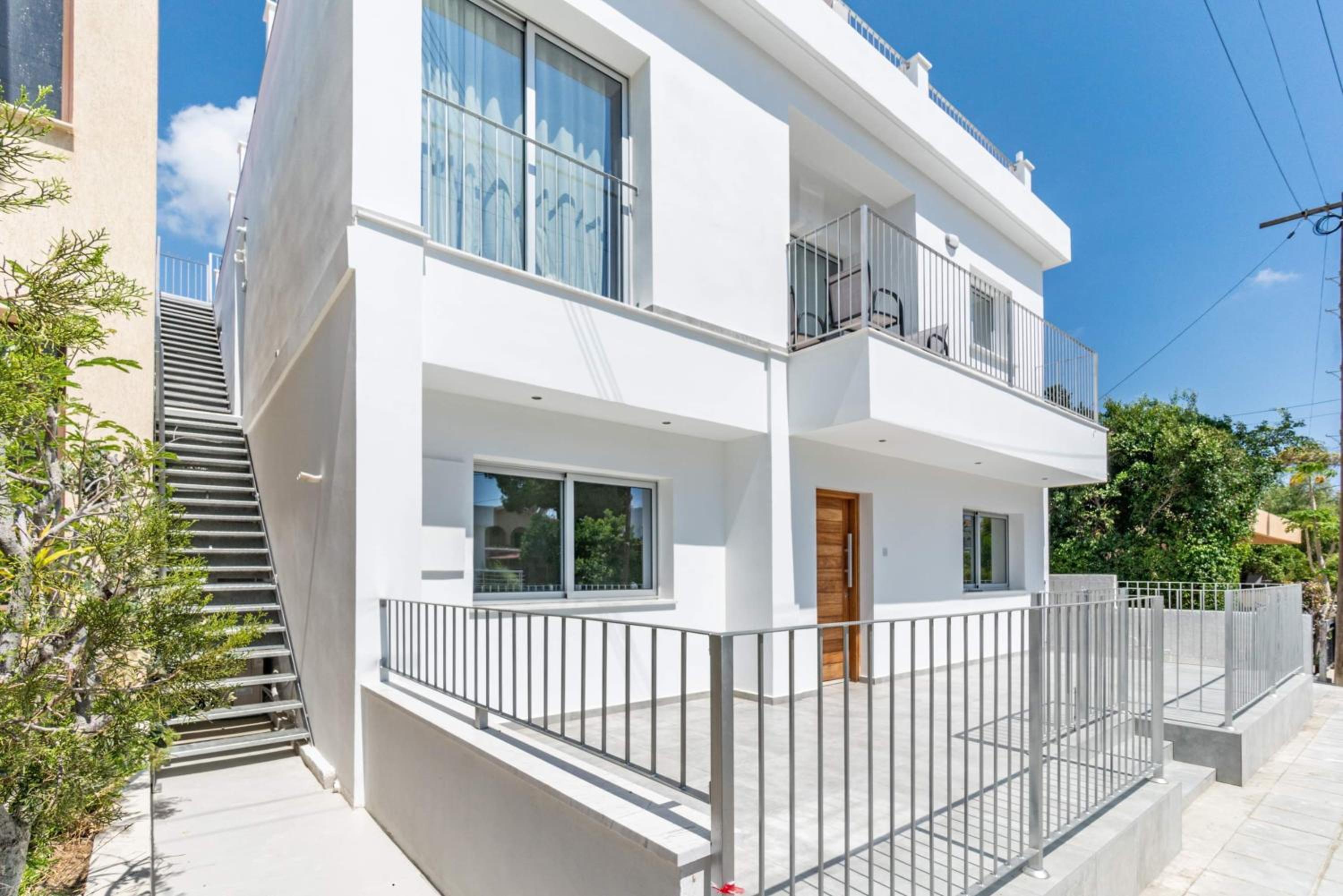 Kition City Apartments - Central Location
