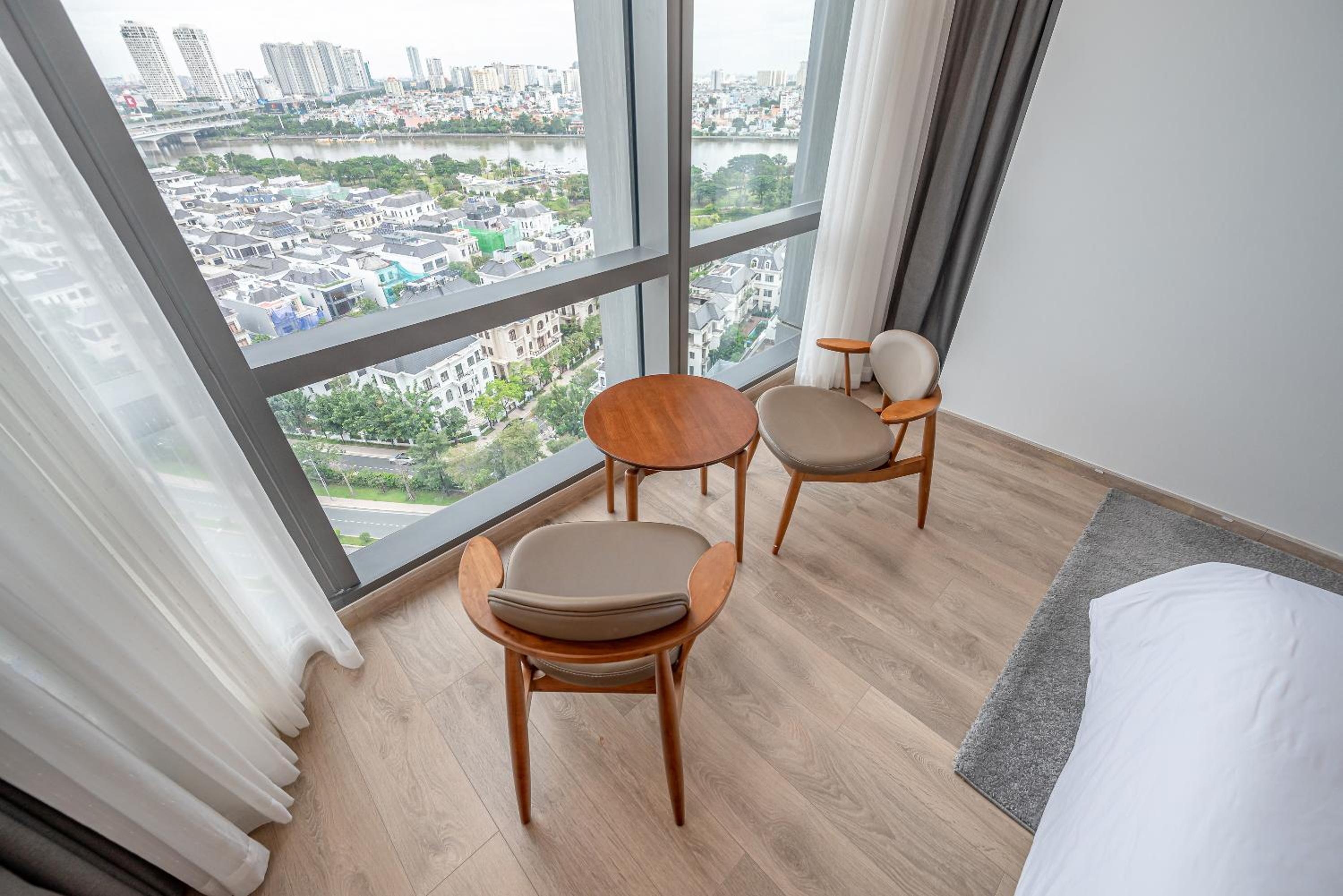 CeLaVie Serviced Apartment - The Vinhomes and Landmark