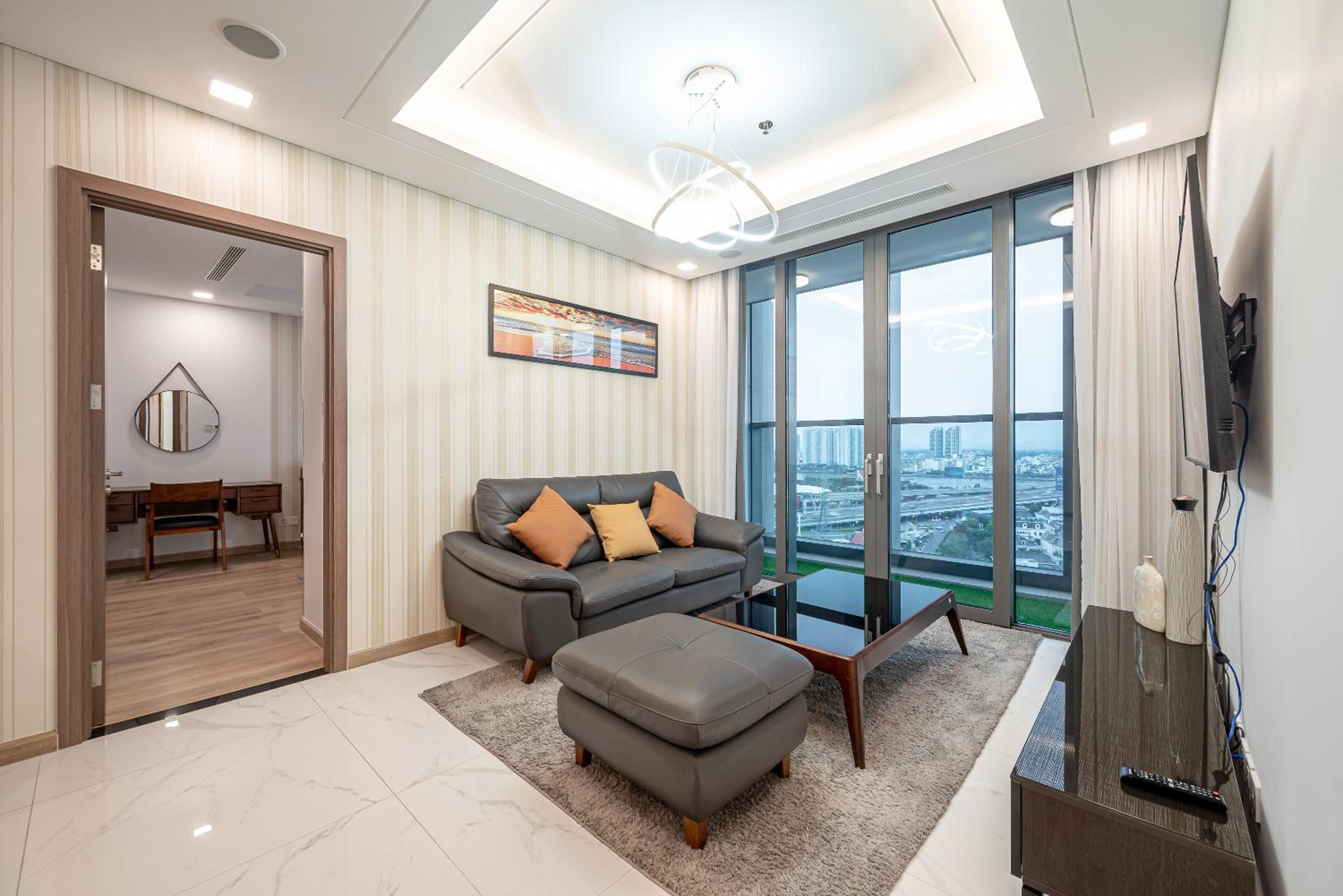 CeLaVie Serviced Apartment - The Vinhomes and Landmark