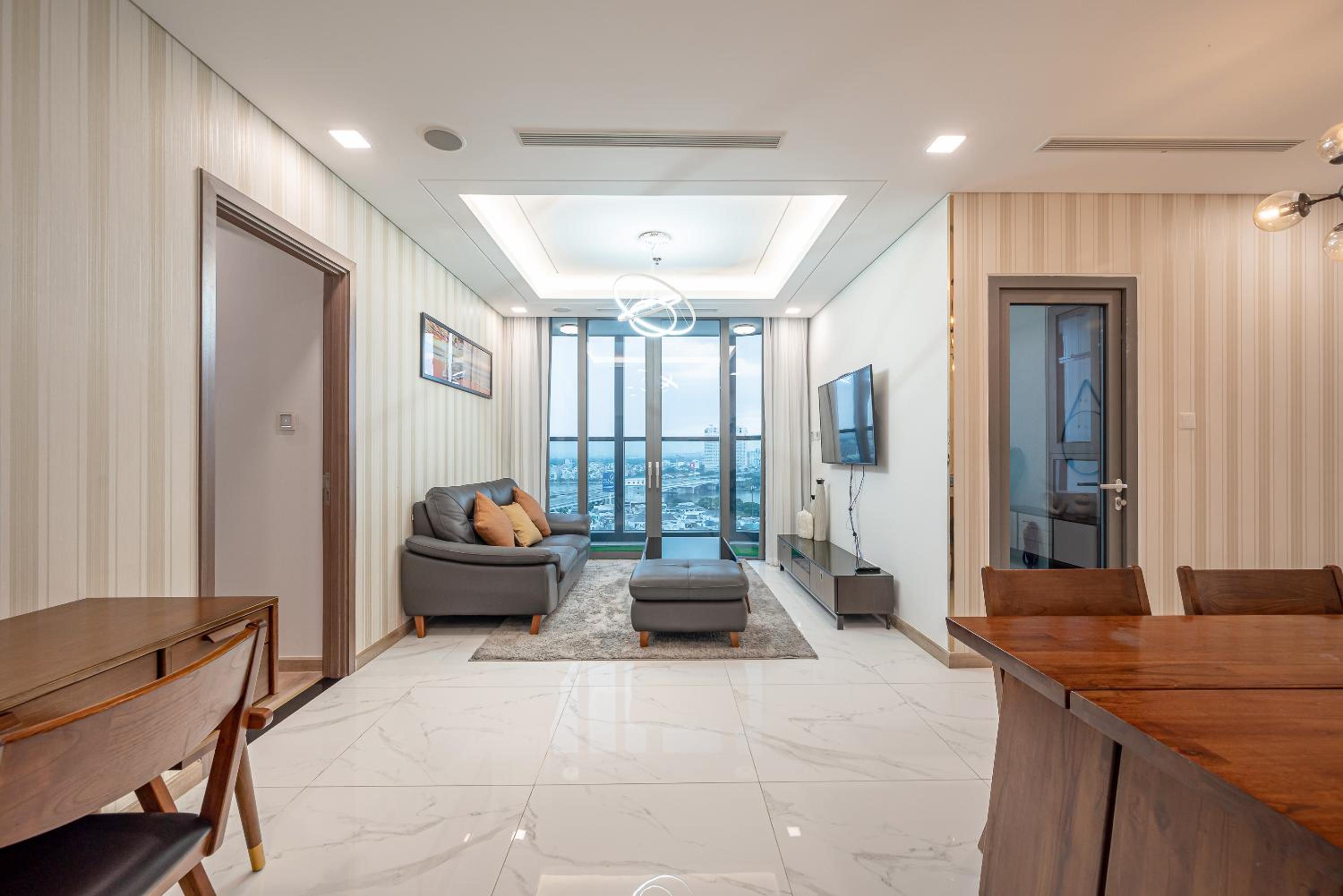 CeLaVie Serviced Apartment - The Vinhomes and Landmark