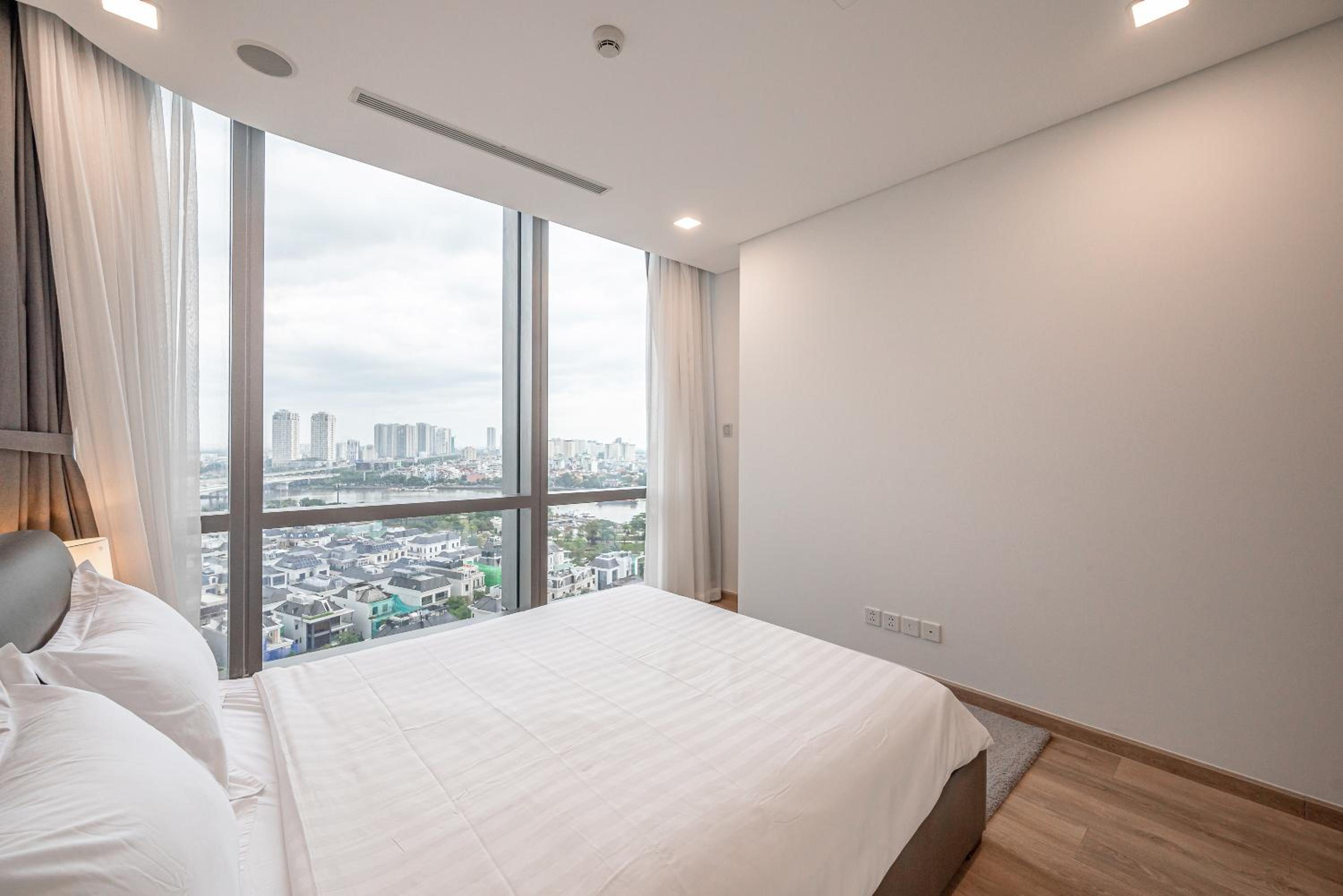 CeLaVie Serviced Apartment - The Vinhomes and Landmark