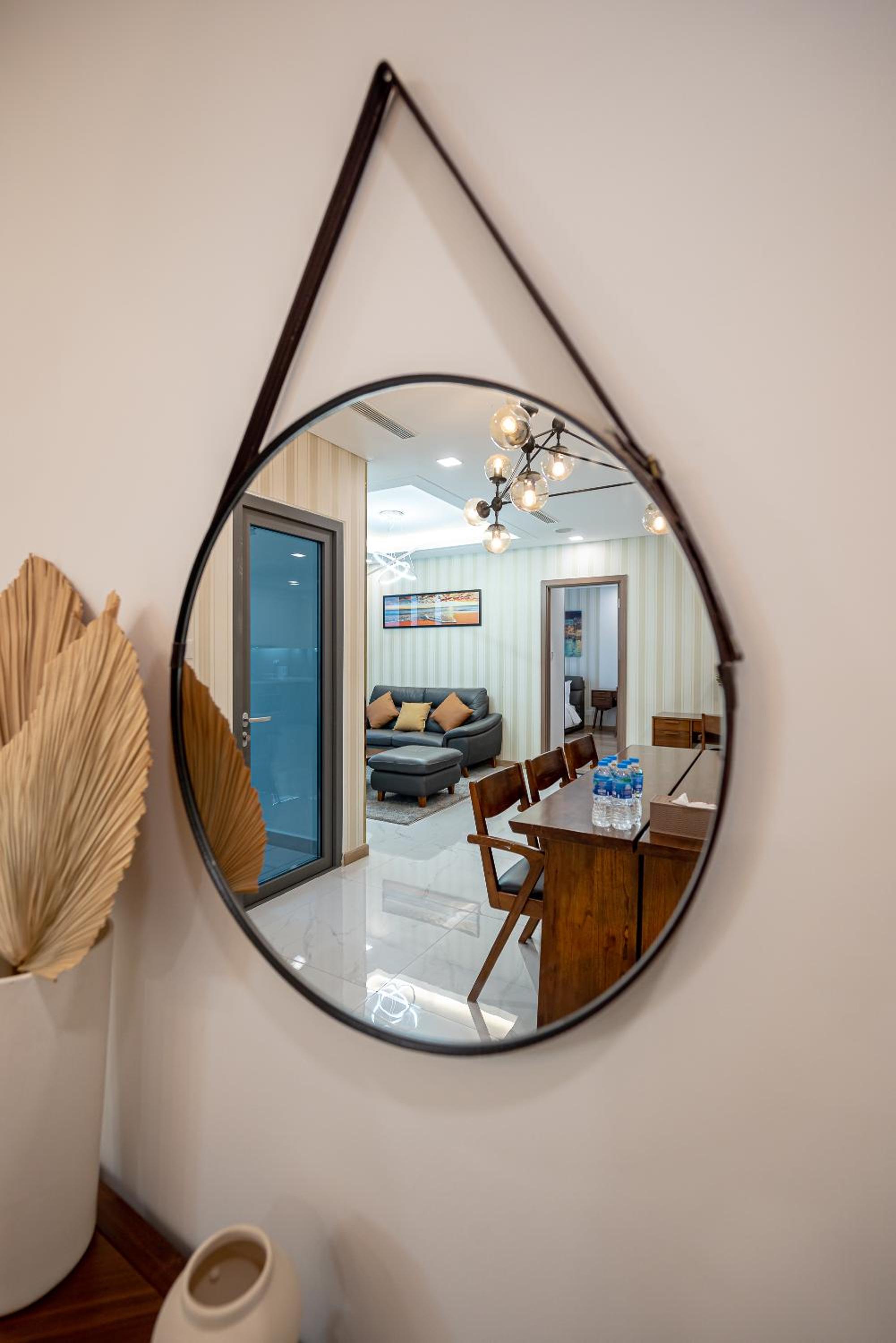 CeLaVie Serviced Apartment - The Vinhomes and Landmark