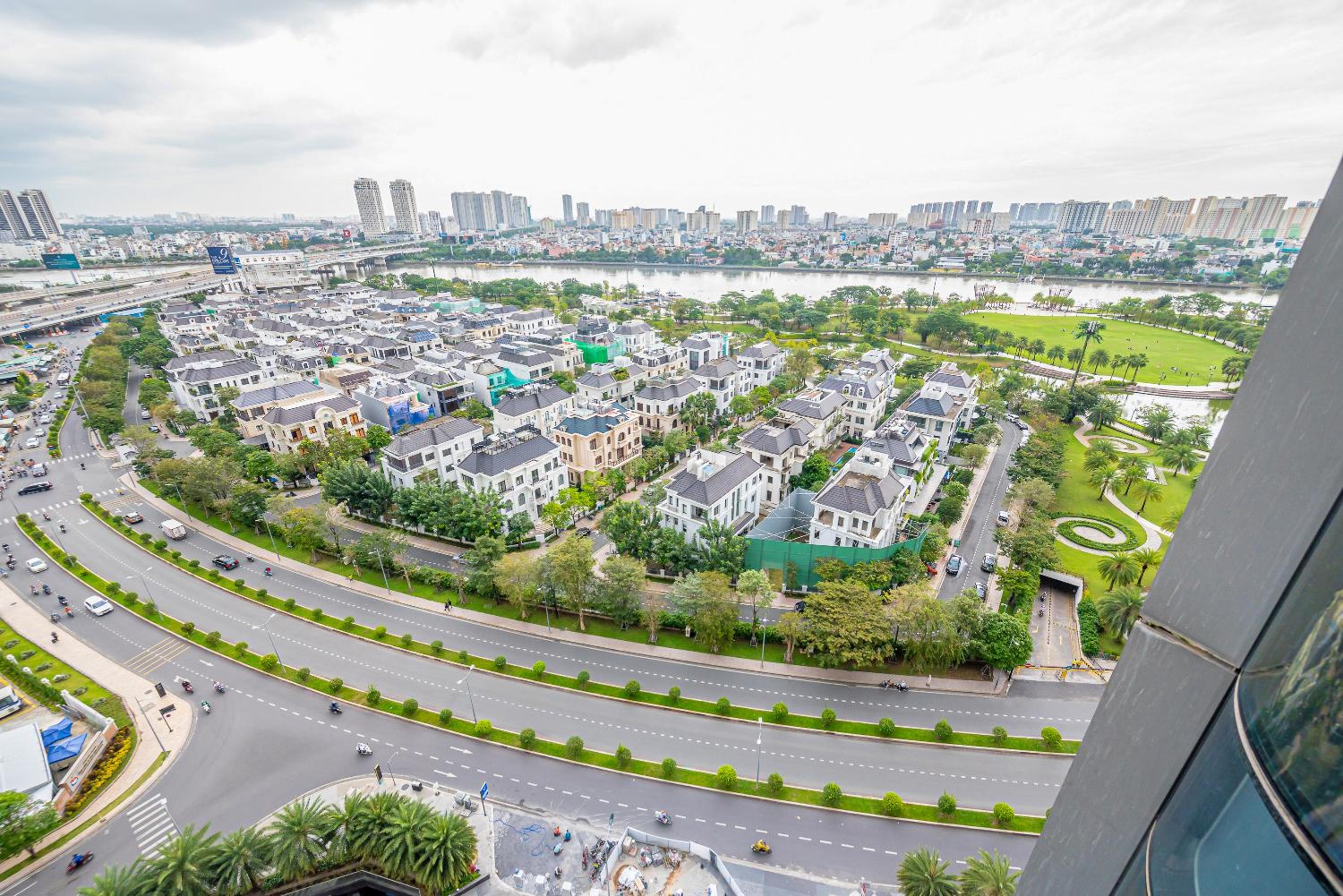 CeLaVie Serviced Apartment - The Vinhomes and Landmark