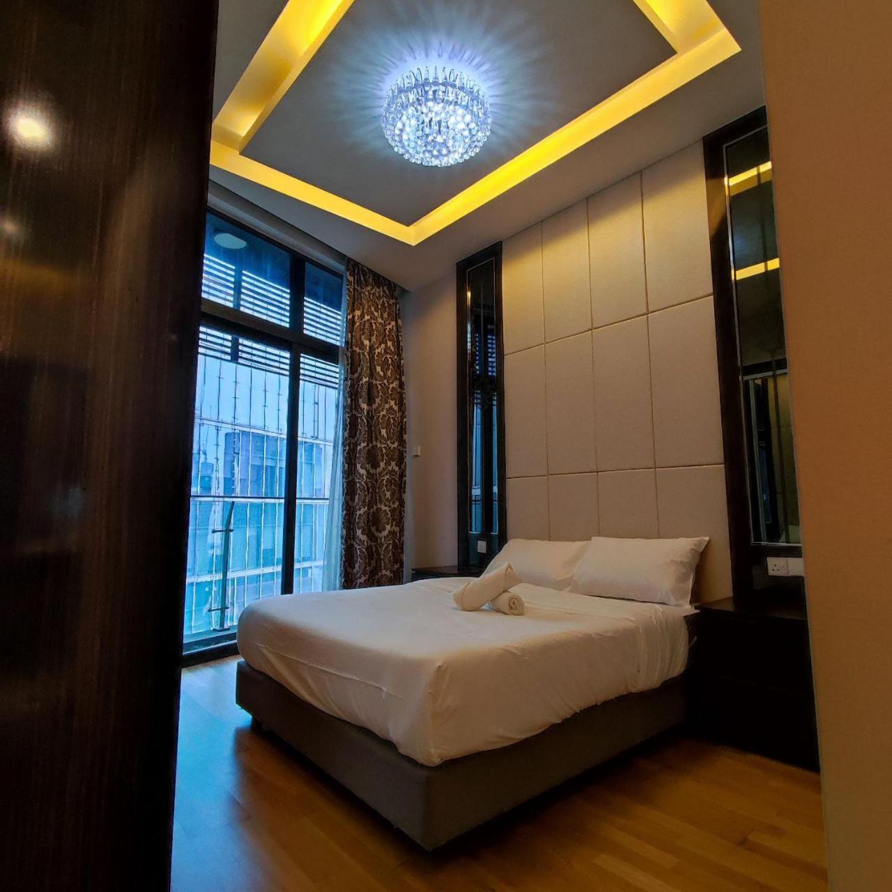 Dorsett Residence walk to Pavilion 1min with Bathtub and infinity pool