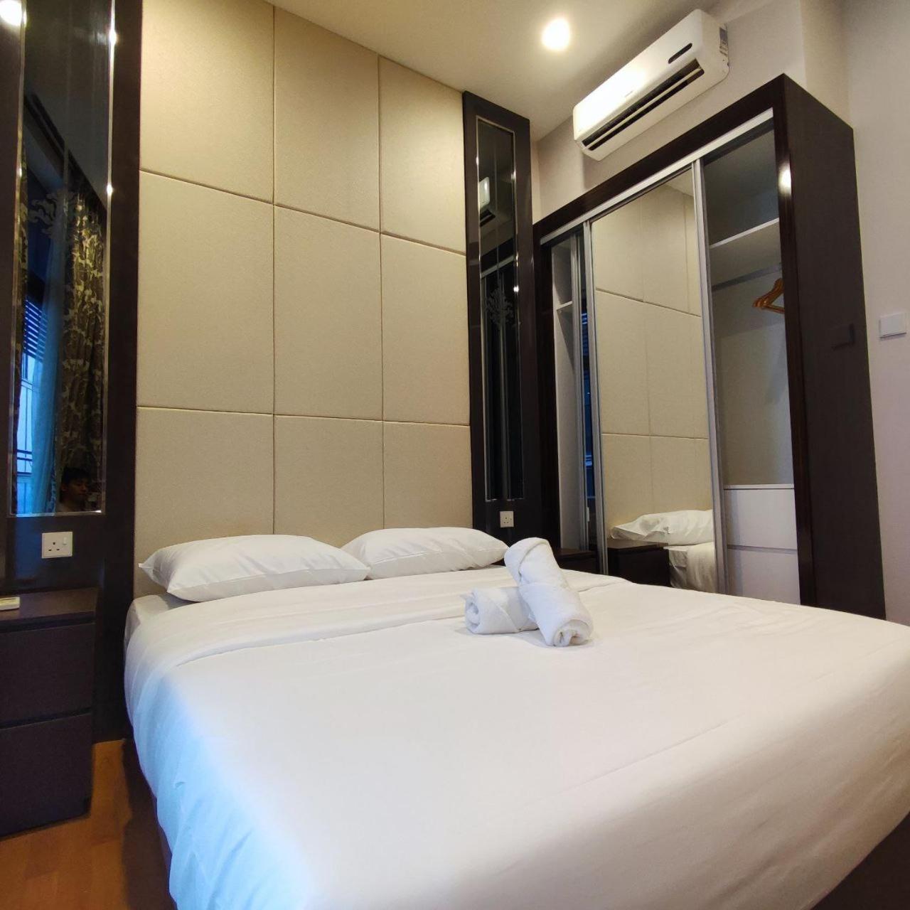 Dorsett Residence walk to Pavilion 1min with Bathtub and infinity pool