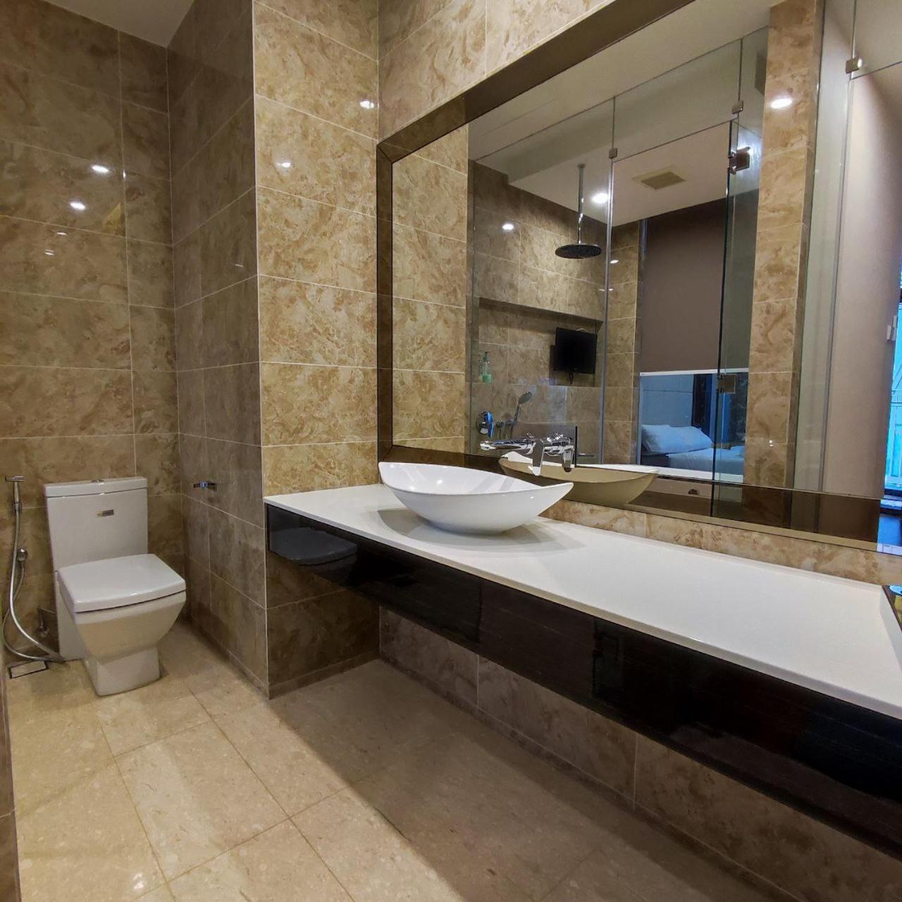 Dorsett Residence walk to Pavilion 1min with Bathtub and infinity pool